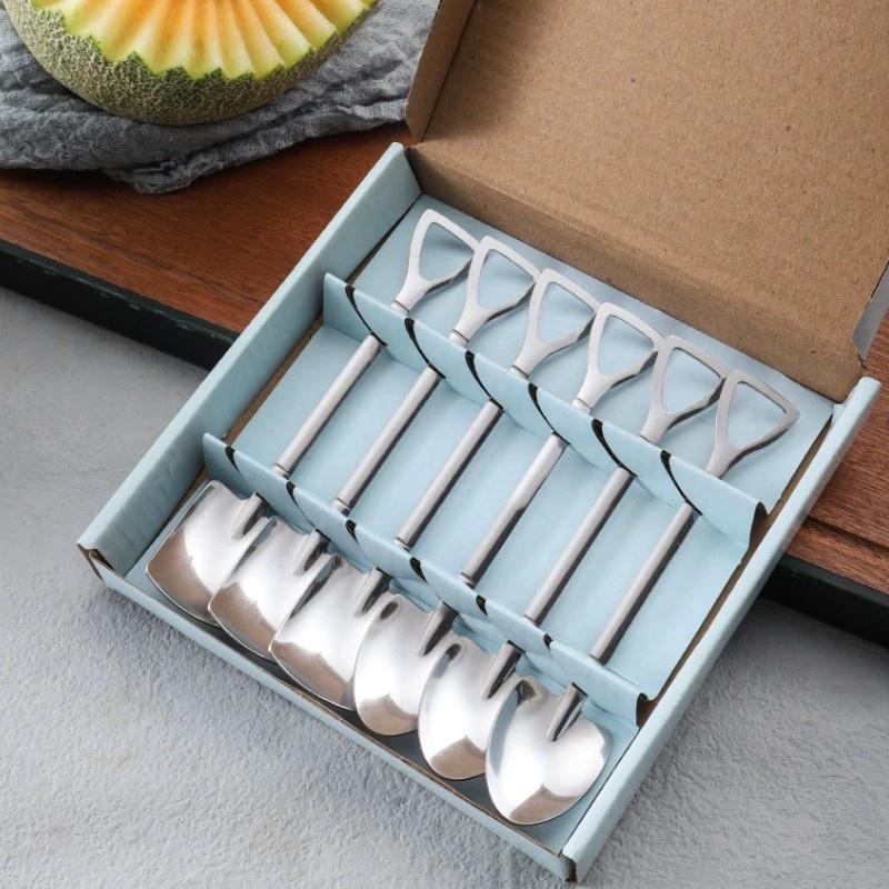 HỘP 6 MUỖNG INOX HÌNH XẺNG MẪU MỚI