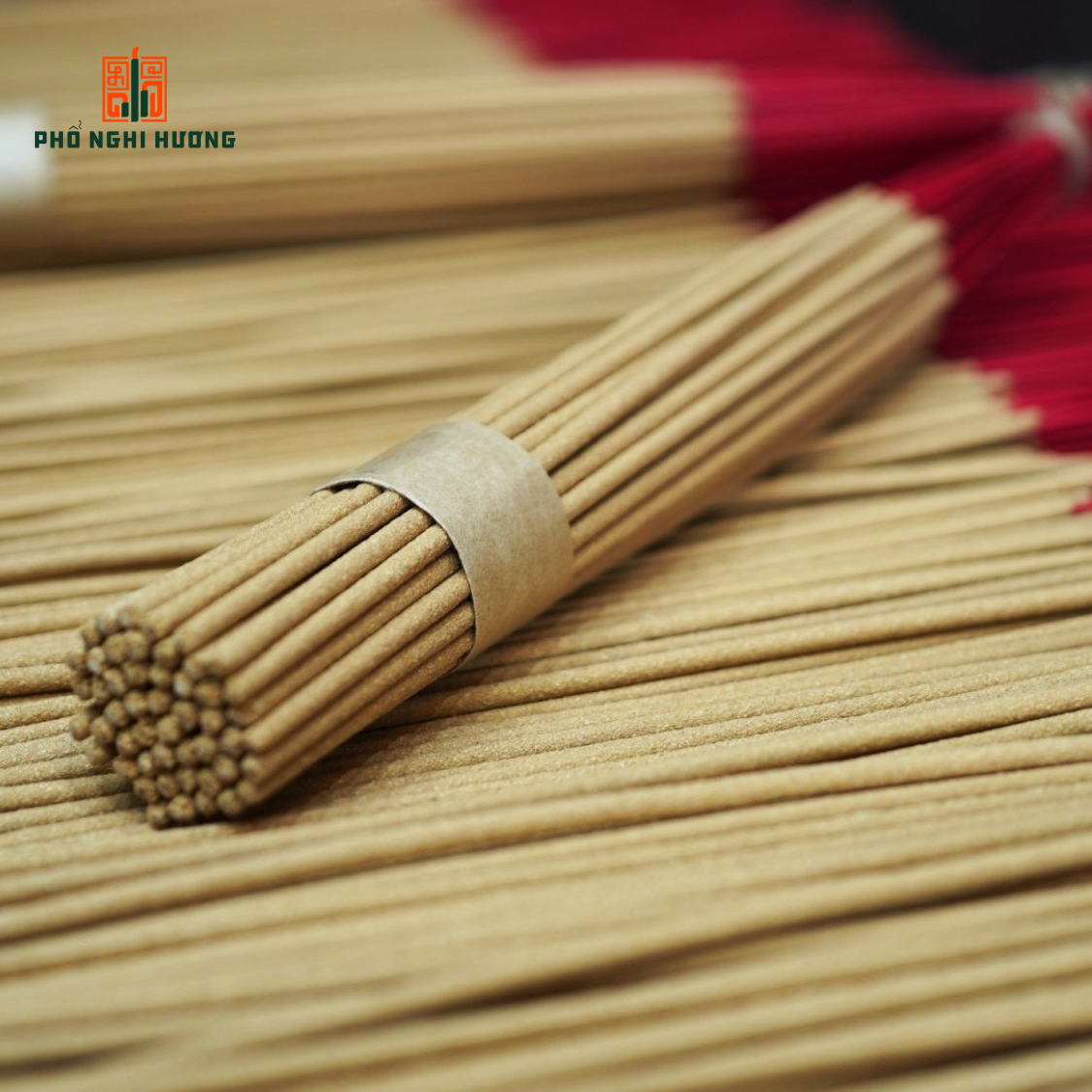 Nhang sạch Hương Bài - Phổ Nghi Hương 32 cm mùi hương ngọt nhẹ truyền thống từ rễ bài, đảm bảo quy trình chuẩn sạch và an toàn cho người dùng