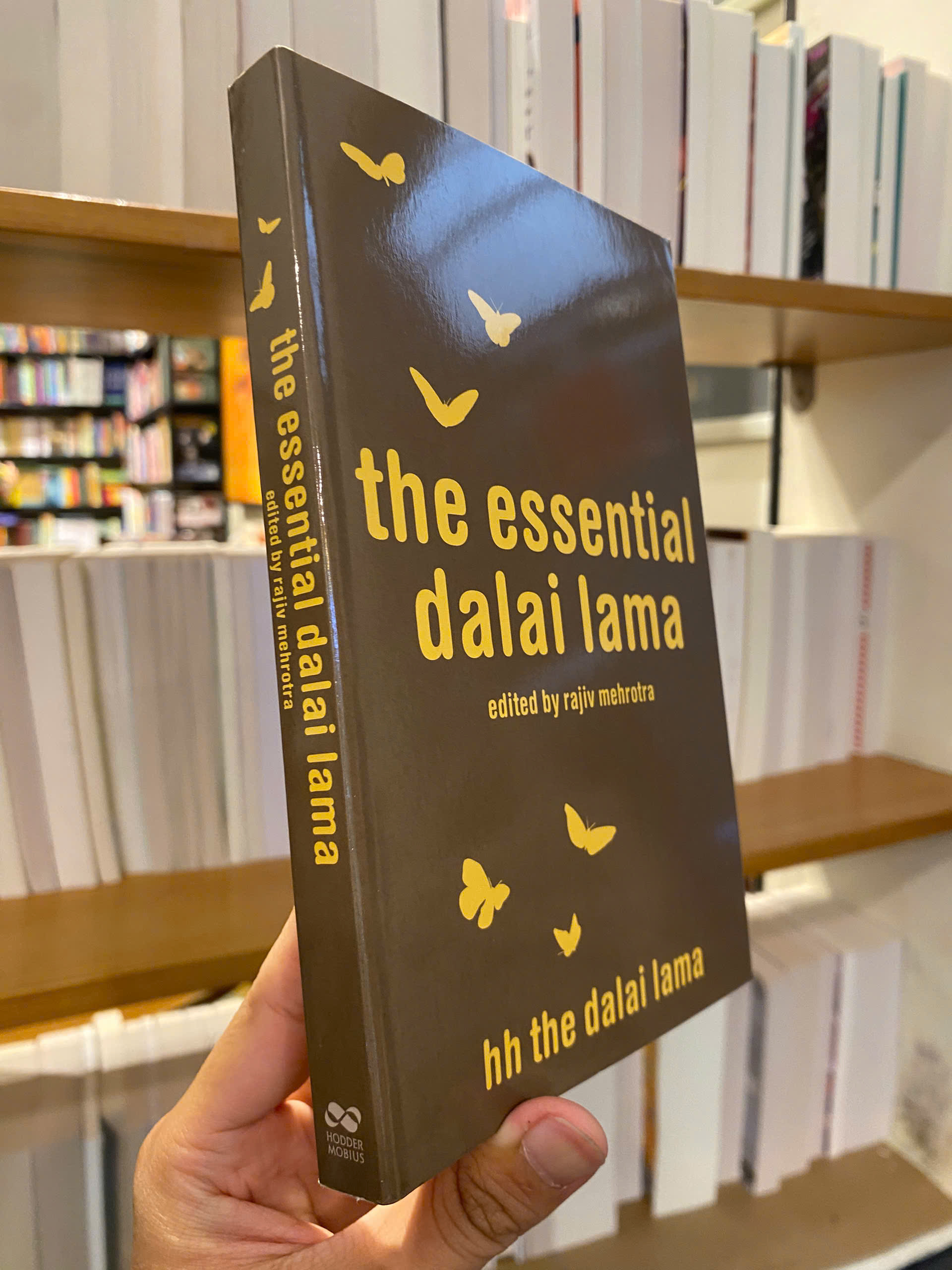 Sách - The Essential by Dalai Lama | Nonfiction / Spirituality / Buddhism / Ngoại văn Nhập khẩu