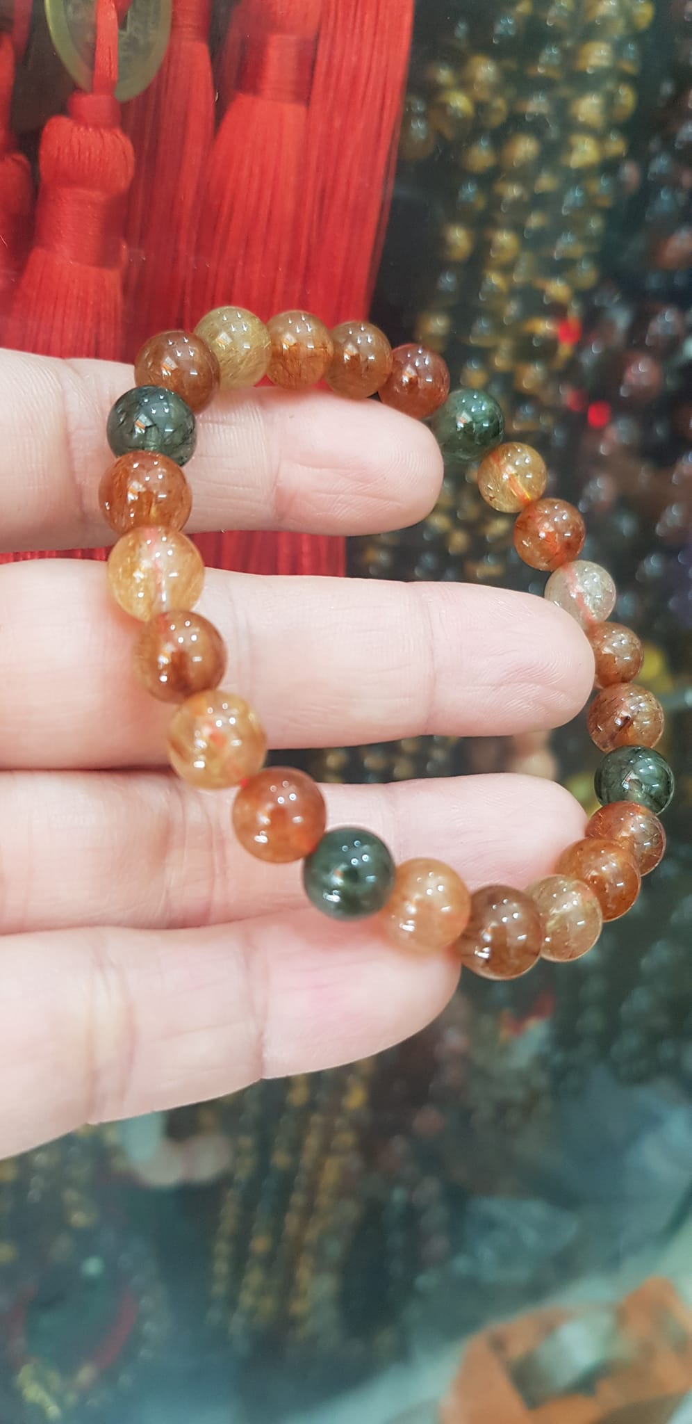 Vòng tay phong thuỷ may mắn đá thạch anh tóc tam tài màu bóng đẹp lắm size hạt vòng 8mm đá tự nhiên đeo tốt sức khoẻ, may mắn, tốt cho công việc đeo lên tay bóng đẹp màu rất xinh đẹp ạ