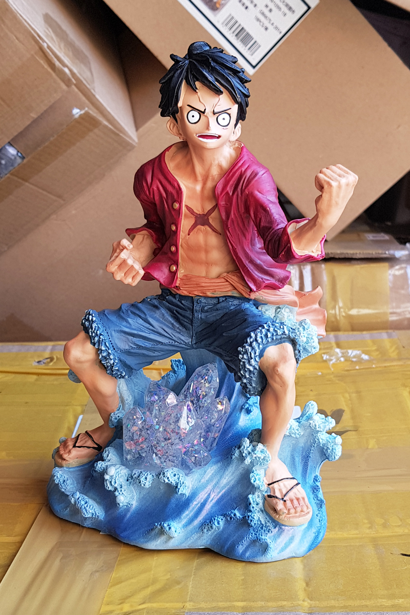 Mô hình Monkey D. Luffy - One Piece áo đỏ đứng tấn