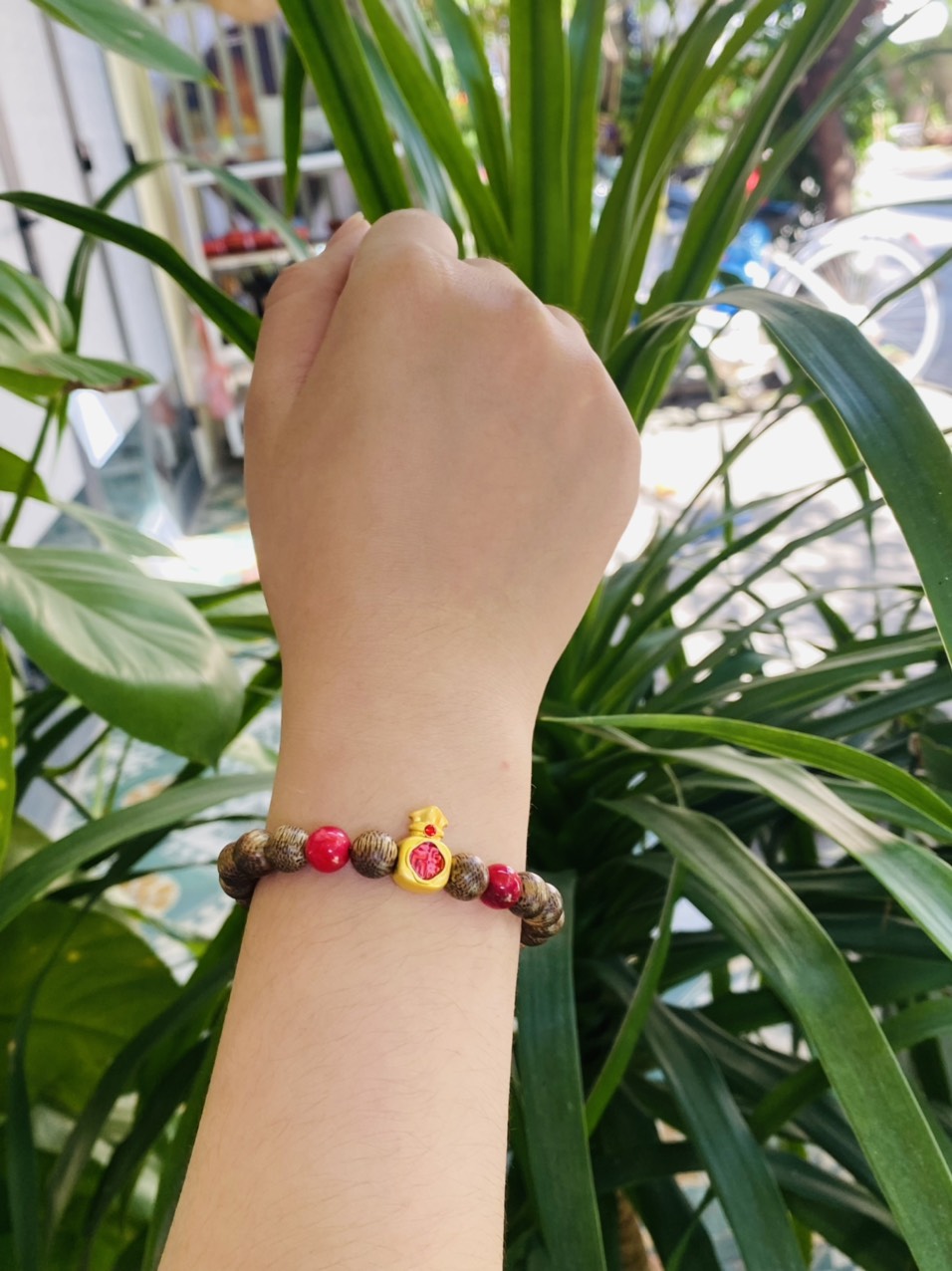 Vòng tay Trầm hương tốc mix charm phong thủy