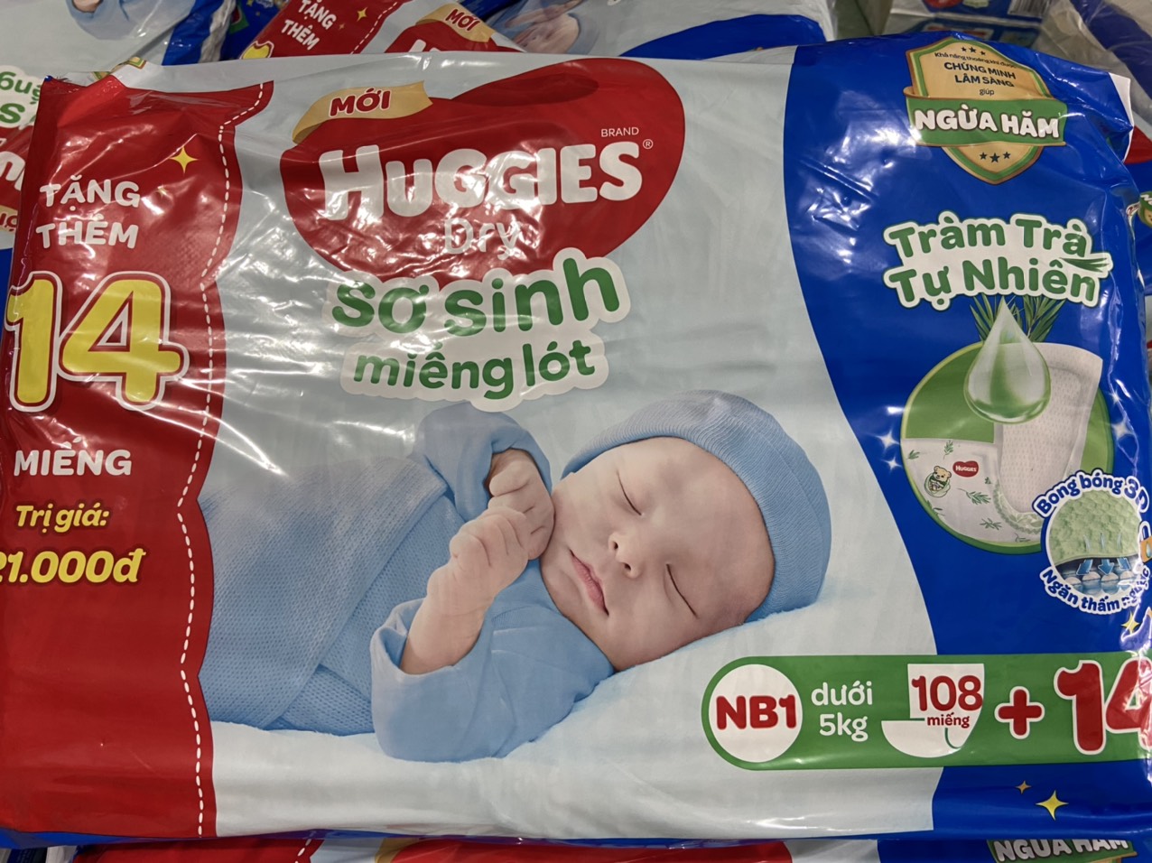 Khuyến Mãi  14 miếng lót - Miếng lót sơ sinh Huggies NB1 108 miếng - HSD luôn mới