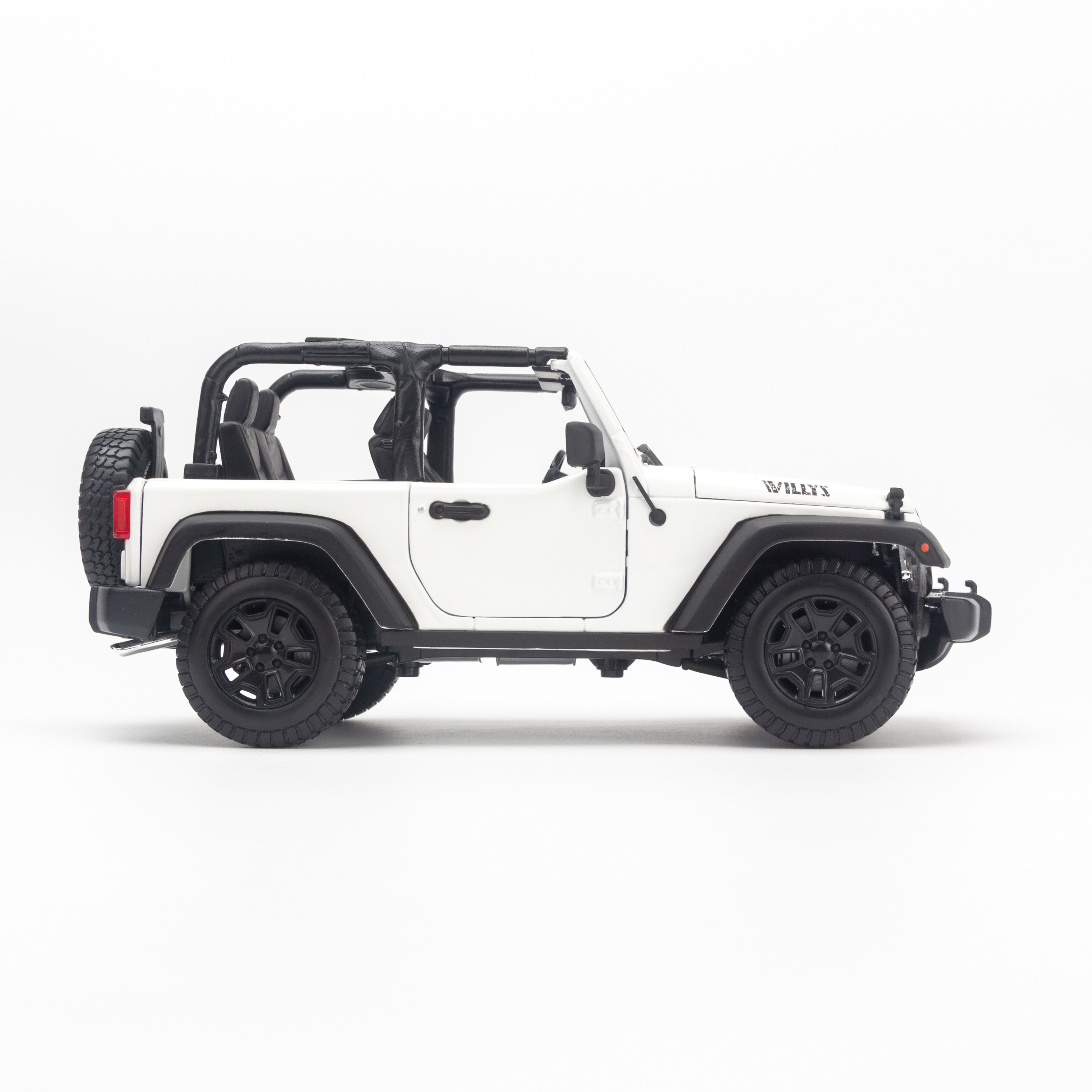 Mô hình xe Jeep Wrangler Rubicon - Open Top 2014 1:18 Maisto - 31610