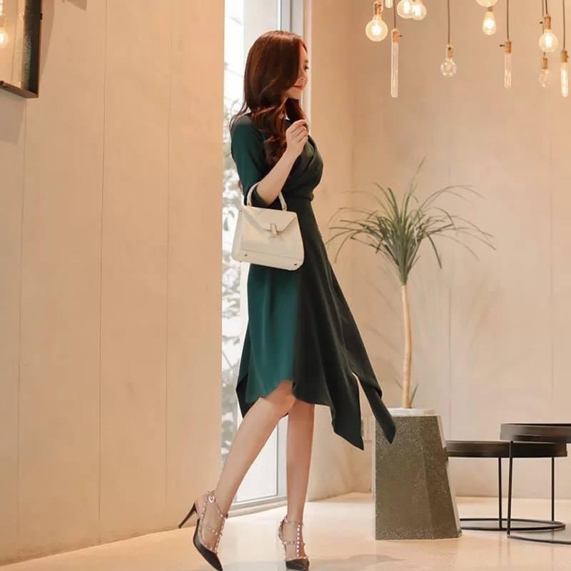 ĐẦM XOÈ LAI CÁCH ĐIỆU với chất vải thun Poly dầy dặn,co giãn thoải mái,và thoáng mát. Đầm thích hợp cho Chị/Em làm việc văn phòng mặc đi làm,đi chơi,hoặc đi tiệc