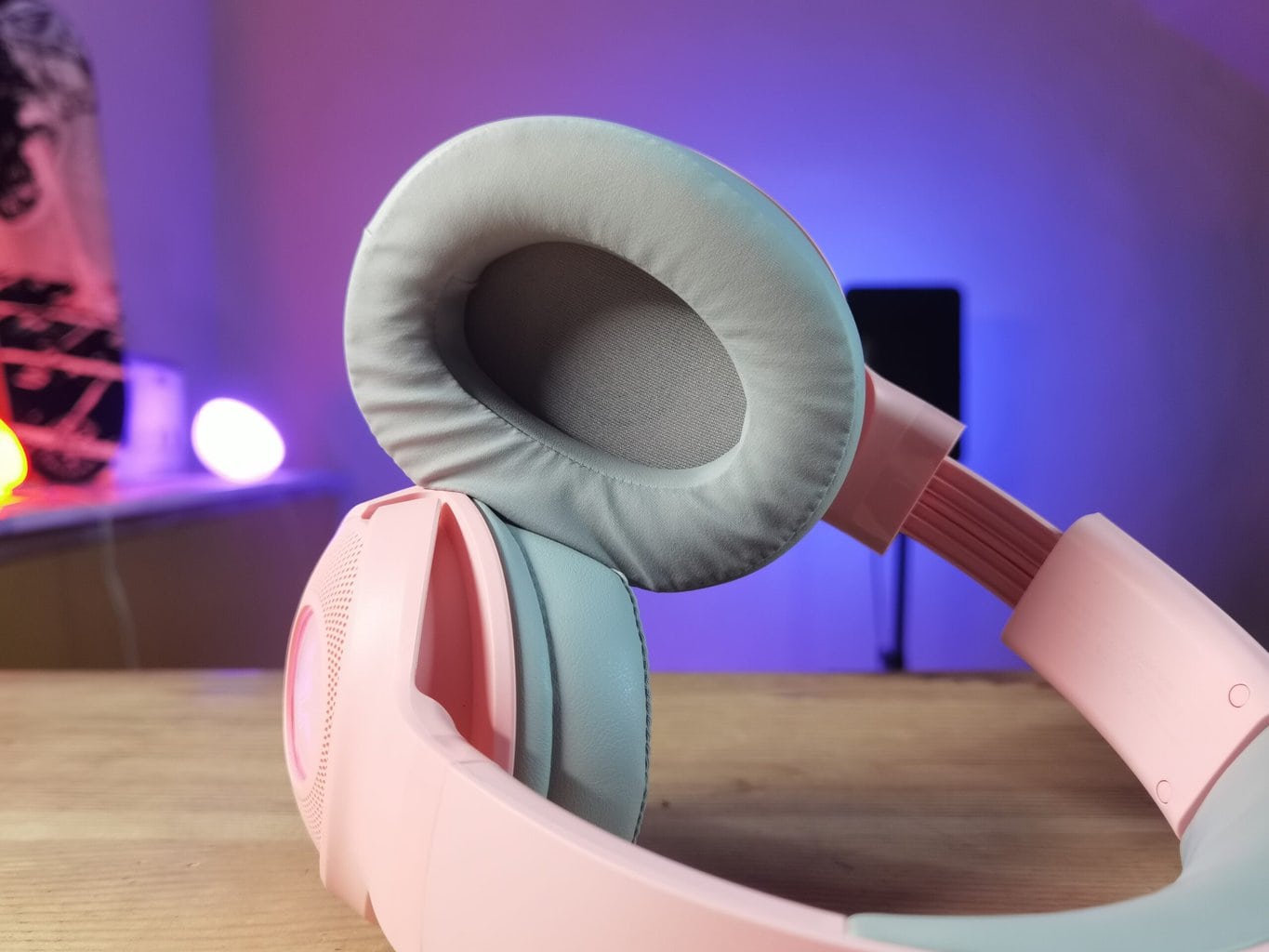 Tai nghe Razer Kraken Kitty V2 BT