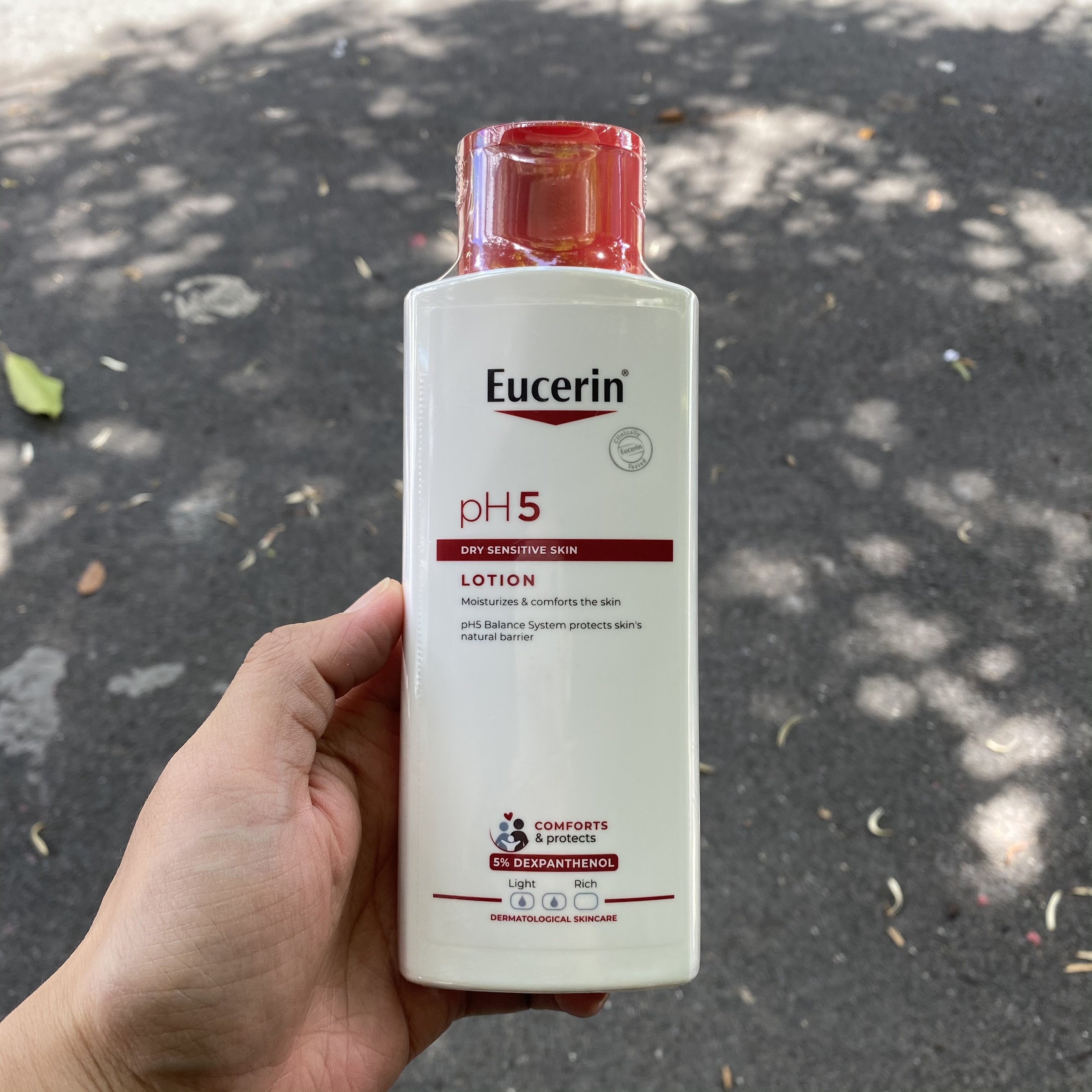 Sữa dưỡng thể Eucerin pH5 Lotion 250ml - dành cho da nhạy cảm