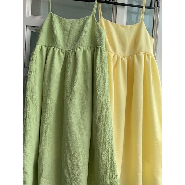 Đầm 2 dây baby doll màu bơ màu vàng chân váy suông dài sáng da