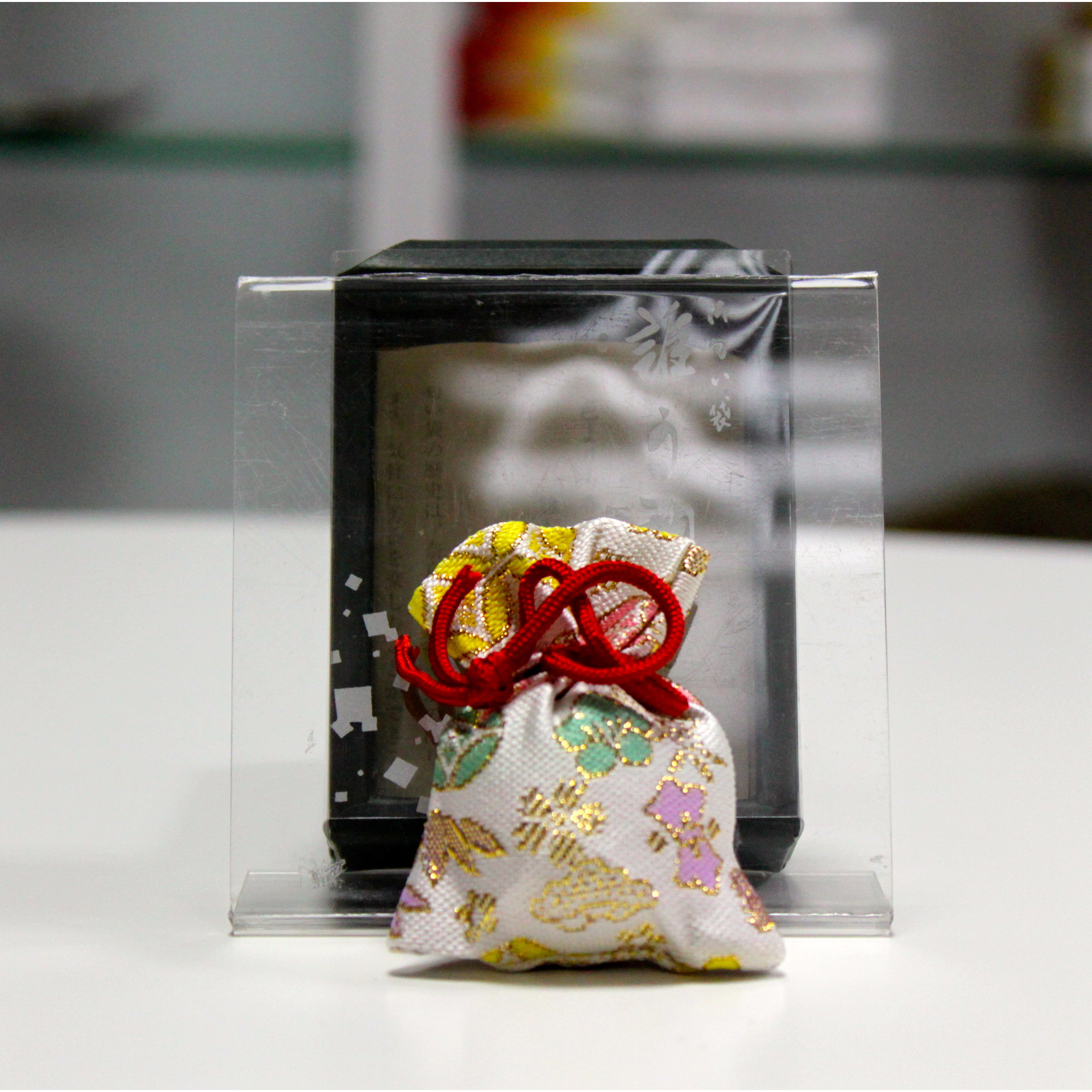 Túi thơm Gokuhin Shoyeido Nhật Bản làm từ thảo mộc dùng để treo xe ô tô, treo tủ quần áo, treo túi xách, để trong phòng giúp tạo hương thơm