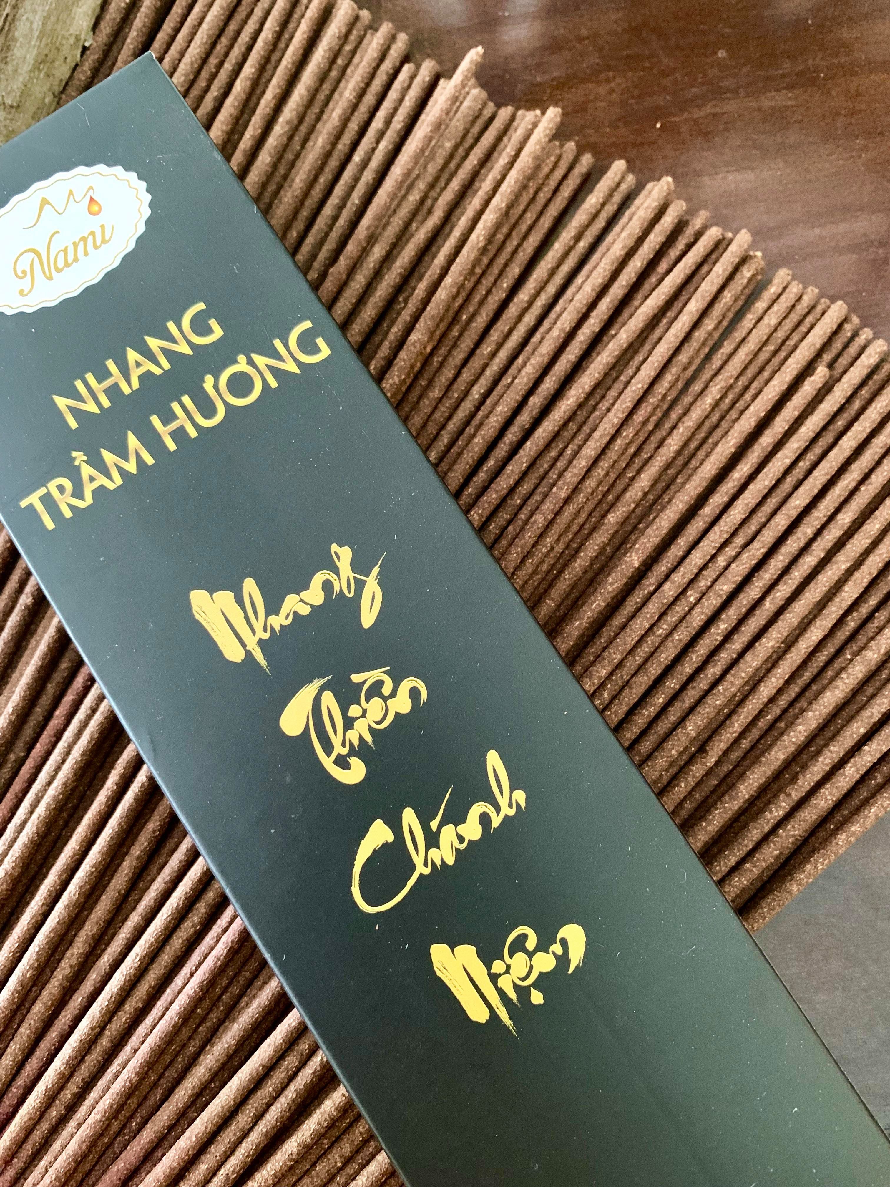 Nhang Trầm Hương Việt Nam (loại dài 30cm hộp lớn 300 cây) - Nhang Chánh Niệm