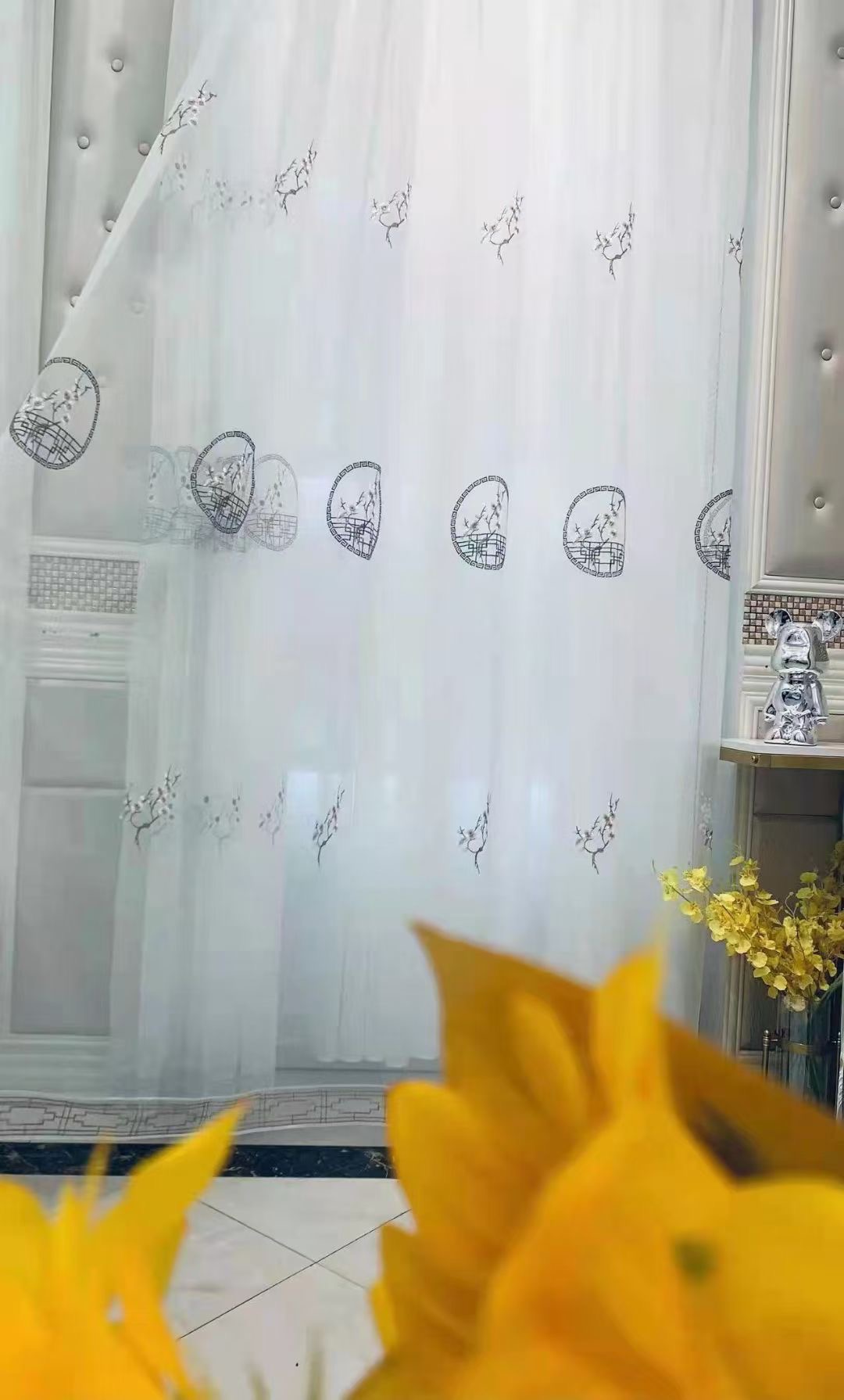 Vải rèn voan thêu hoạ tiết hoa nhí và hoạ tiết cành đào