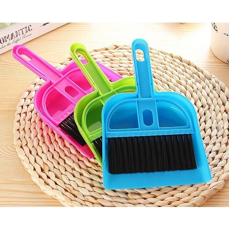 Dụng cụ vệ sinh nhà cửa thông minh 2 trong 1, chổi quét dọn mini kèm đồ hốt rác giúp dọn sạch bụi bám trên máy tính, góc tủ, cửa sổ,... GROFA- giao màu ngẫu nhiên