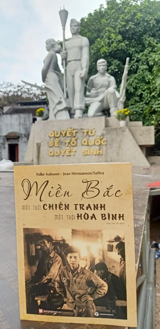 Sách : Miền Bắc - Một thời chiến tranh, một thời hòa bình
