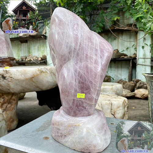 Trụ đá thạch anh hồng tự nhiên nguyên khối phong thủy trấn trạch và giải quyết các vấn đề về phong thủy T525 nặng 16.8kg kích thước 37.5x19.5x17.5