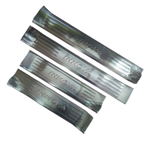 BỘ ỐP NẸP BƯỚC CHÂN TRONG INOX XE TOYOTA INNOVA 2016-2019