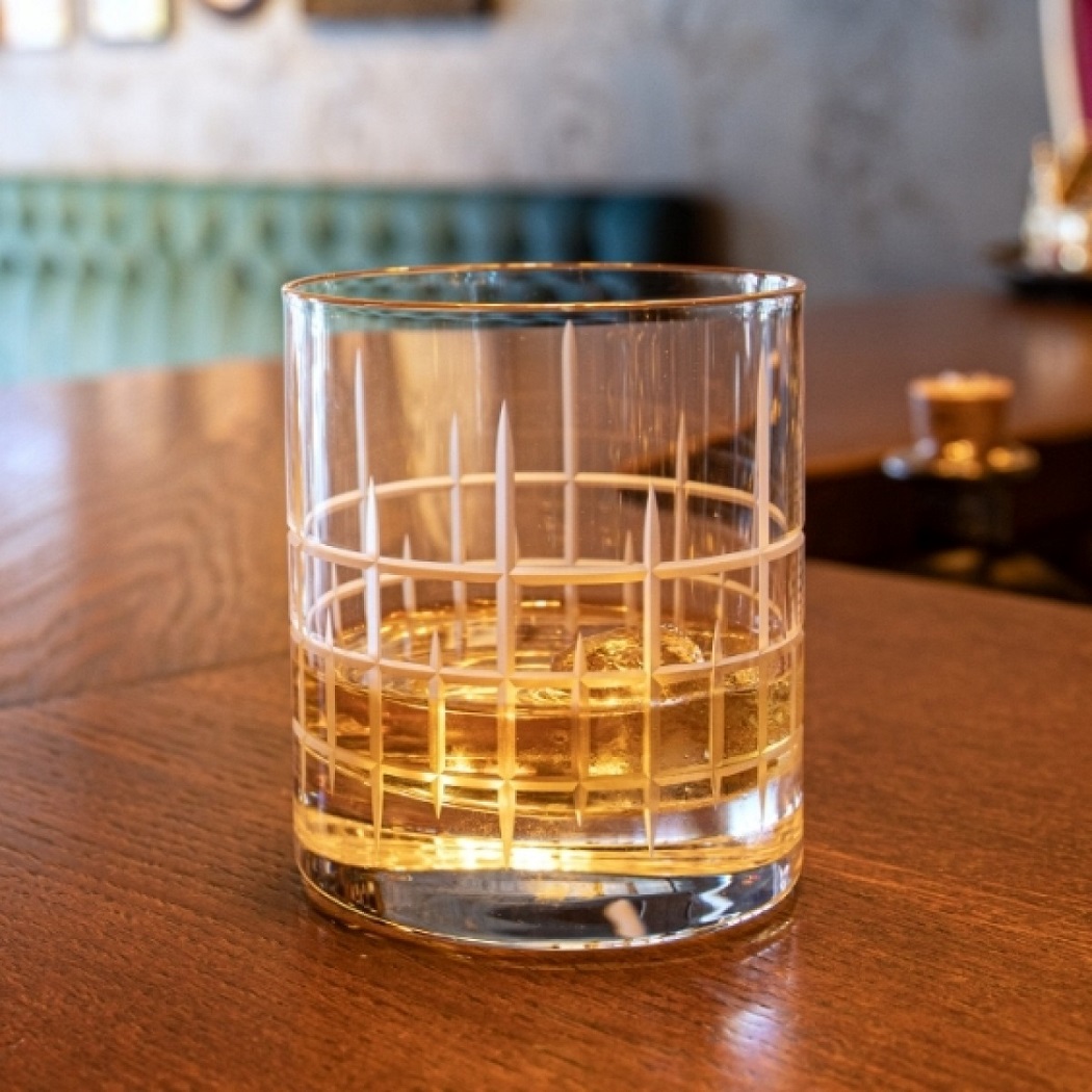 Ly Uống Rượu Mạnh Hình Trụ Với Thiết Kế Tối Giản Stoelzle New York Bar Manhattan Whisky Tumbler 320ml