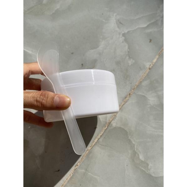 Hủ 200g màu trắng ko viền