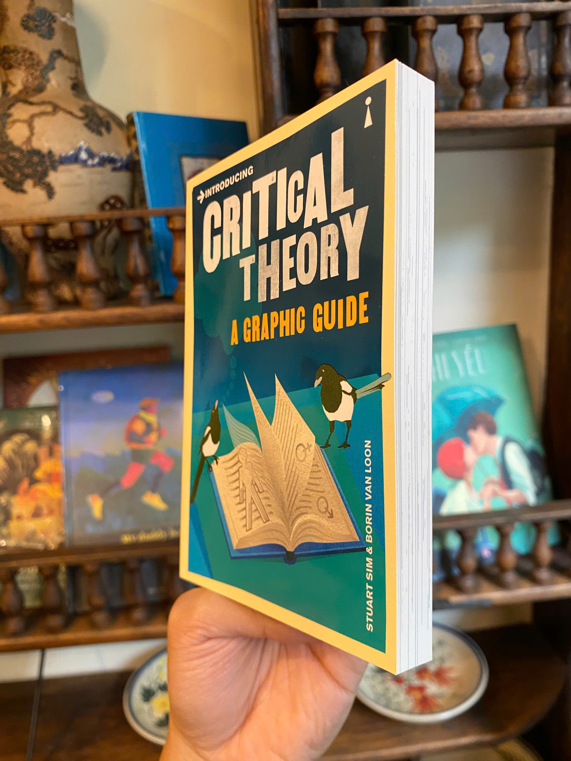 Sách - Introducing Critical Theory: A Graphic Guide by Stuart Sim | Philosophy / Nonfiction
