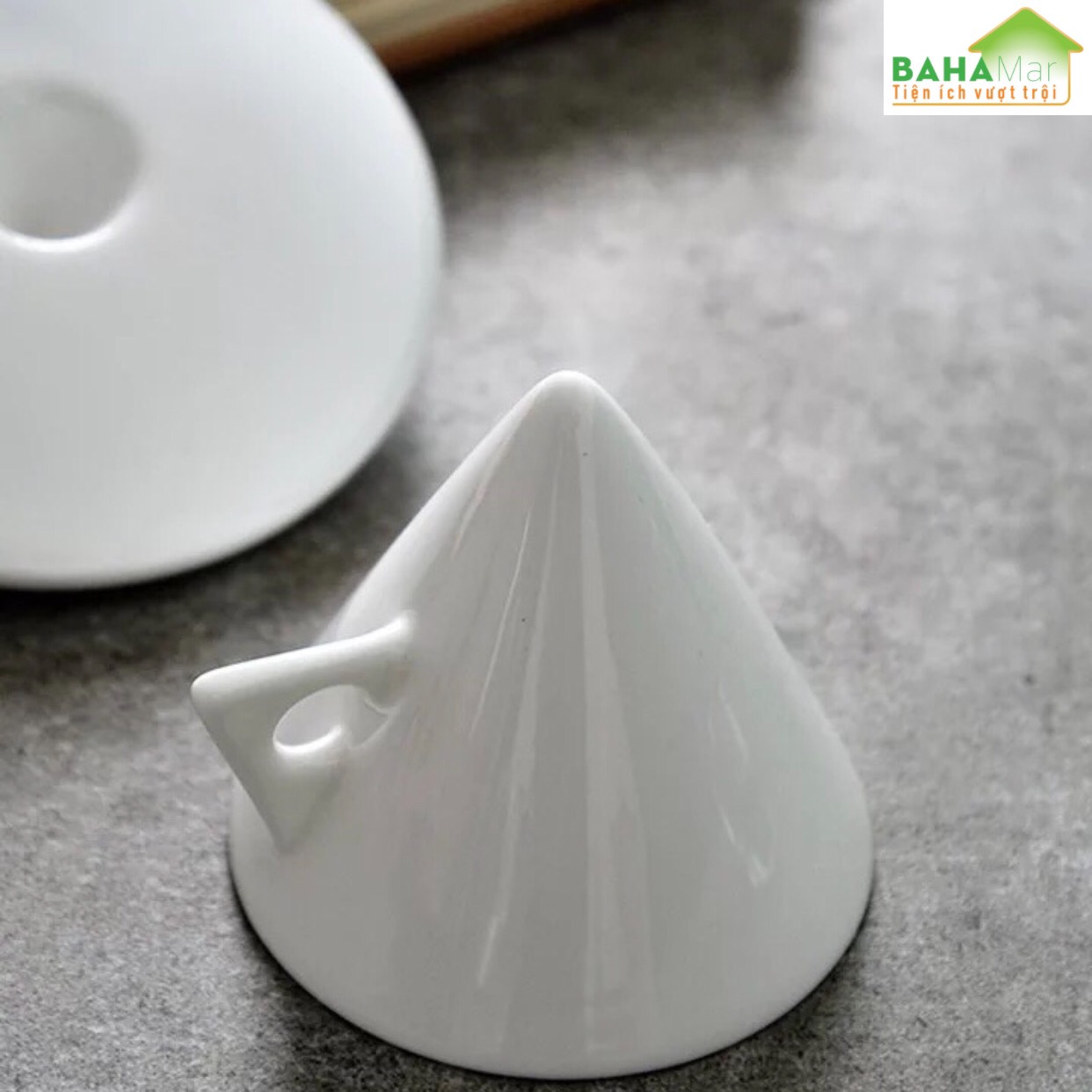 TÁCH CÀ PHÊ HÌNH NÓN BẰNG SỨ XƯƠNG CAO CẤP "BAHAMAR" Thiết kế hình Nón nhìn như kim tự tháp rất tinh tế và đẹp mắt - như một tác phẩm nghệ thuật