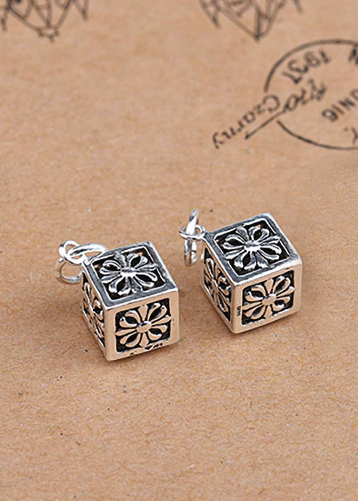 Combo 2 cái charm bạc hình vuông hoa văn treo - Ngọc Quý Gemstones