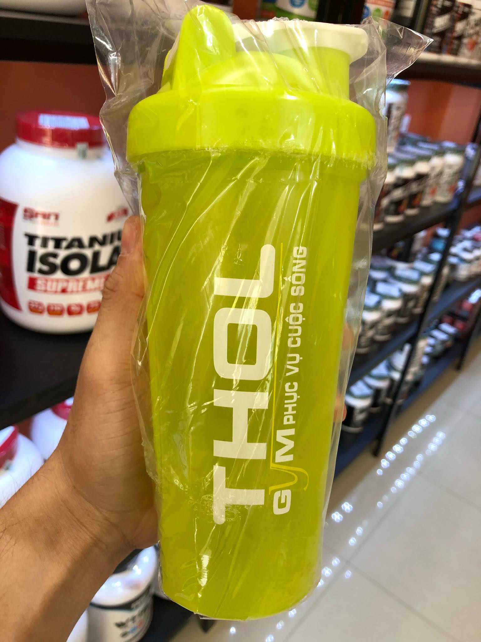 Thực phẩm bổ sung Nutrex Isofit vị Chocolate hỗ trợ tăng cơ - Được tinh lọc loại bỏ các tạp chất - Hỗ trợ hấp thụ nhanh - Sản phẩm  chính hãng - Tặng kèm bình lắc THOL màu ngẫu nhiên