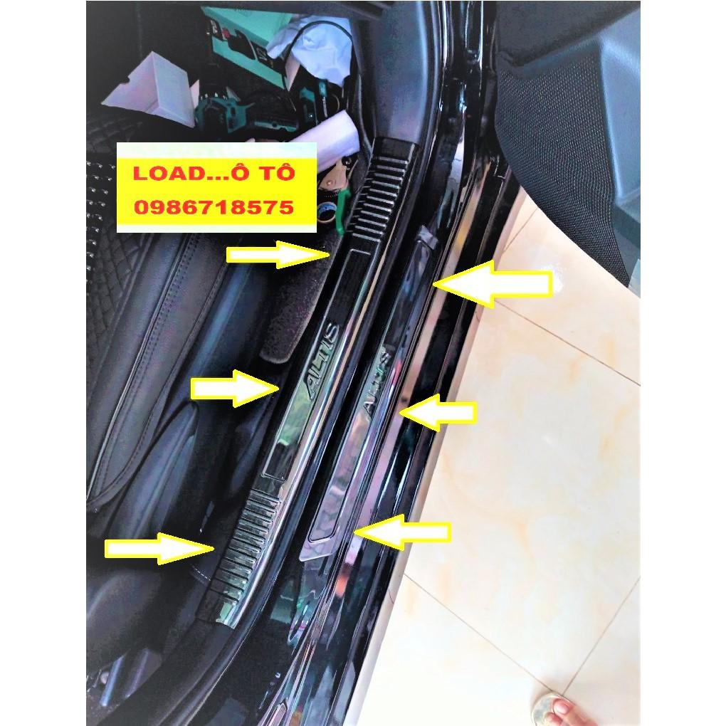 Ốp Bậc Cửa, Nẹp Bước Chân Trong, Ngoài Xe Toyota Altis 2022-2018 Mẫu Vân Titan Xước Cao Cấp