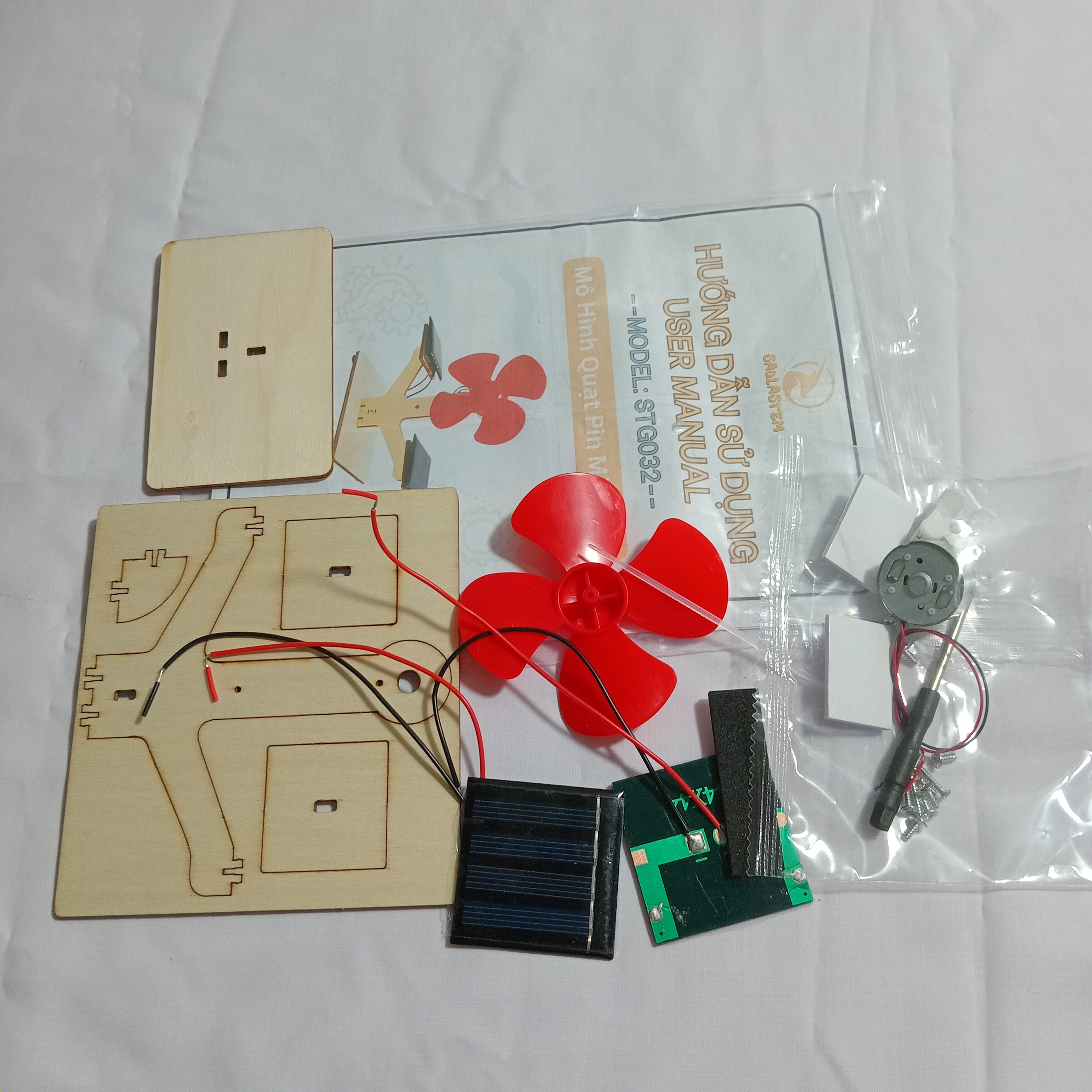 Đồ chơi STEM - Đồ Chơi Lắp Ráp Mô Hình Quạt Năng Lượng Mặt Trời - STEM Khoa Học, Giáo Dục, Trí Tuệ