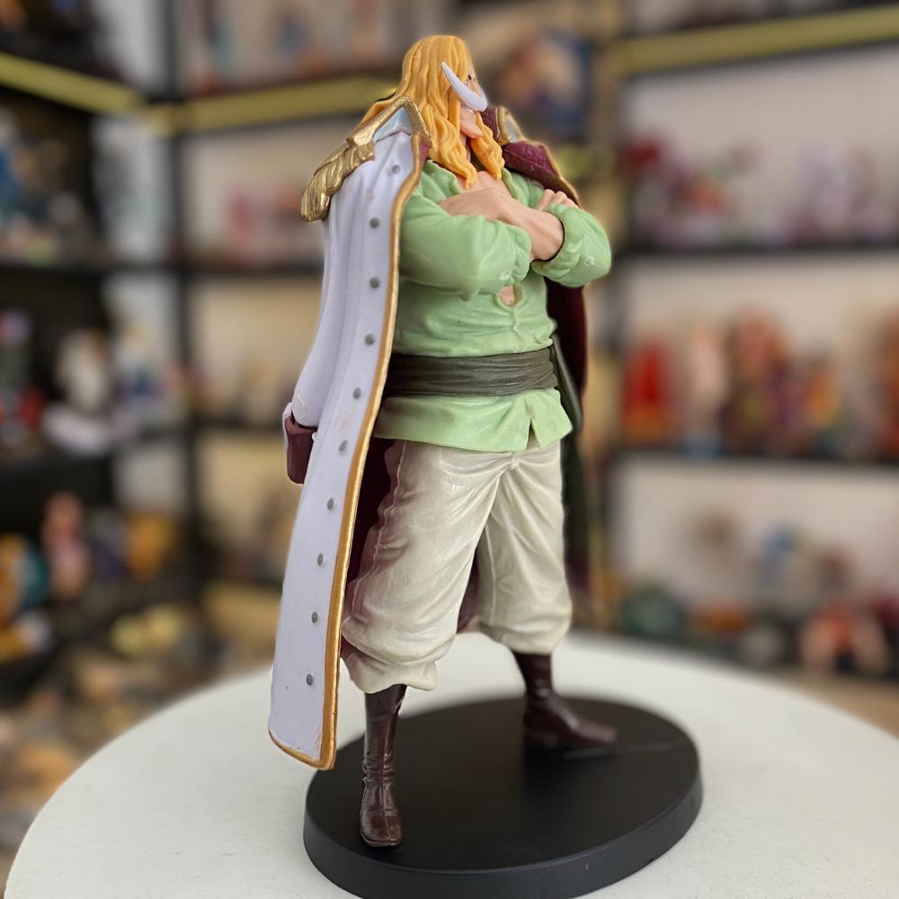Mô hình Râu Trắng thời trẻ Đứng Siêu Ngầu - cao 18.5cm - Nặng 309 Gram - Figure One Piece