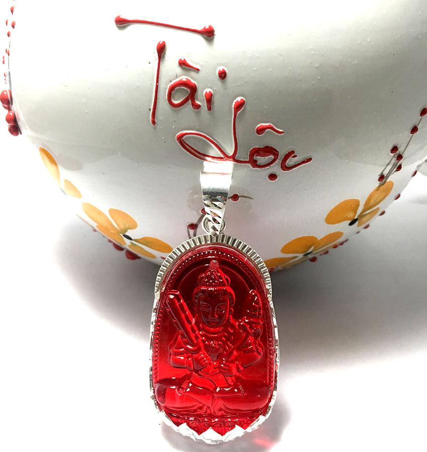 Mặt dây chuyền  nam bản mệnh ngài Hư Không Tạng  màu đỏ bọc đài sen bạc cho người tuổi Sửu - Tuổi Dần Bạc QTJ - MBM28