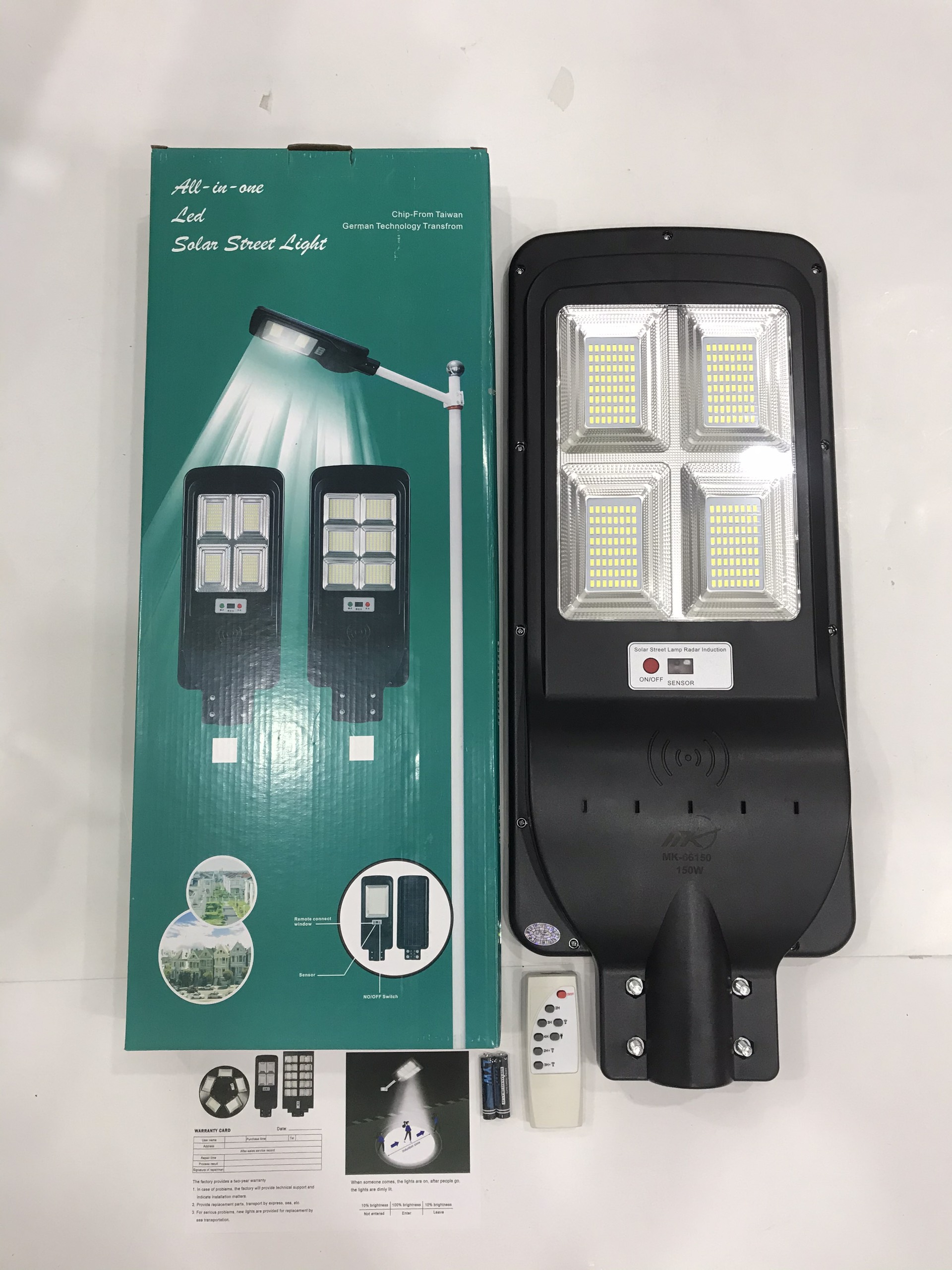 Đèn đường năng lượng mặt trời liền thể 150W MK-66150