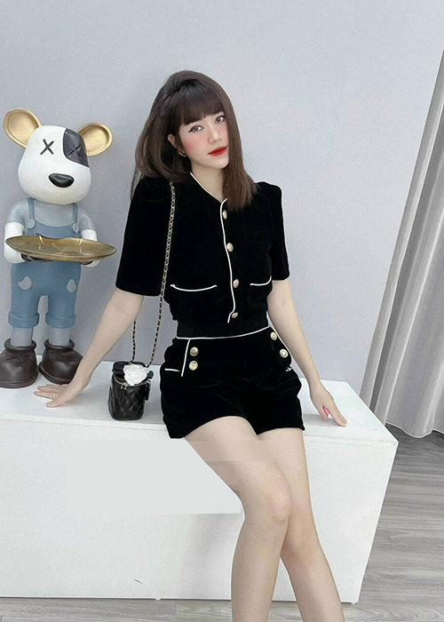 Set Đồ Bộ Nữ Thun Dẻo Co Giãn Đính Nút Xinh Xắn