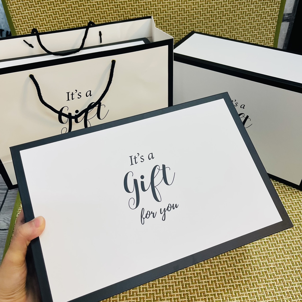 Hộp túi quà size to Gift for you, thiết kế sang trọng, kích thước lớn đựng giày, quần áo, túi xách, hộp quà bất ngờ