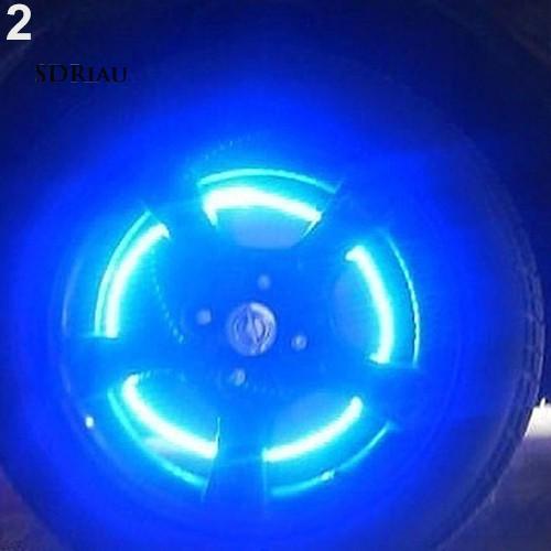 Đèn gắn bánh xe hơi trang trí nhiều màu sắc thời trang