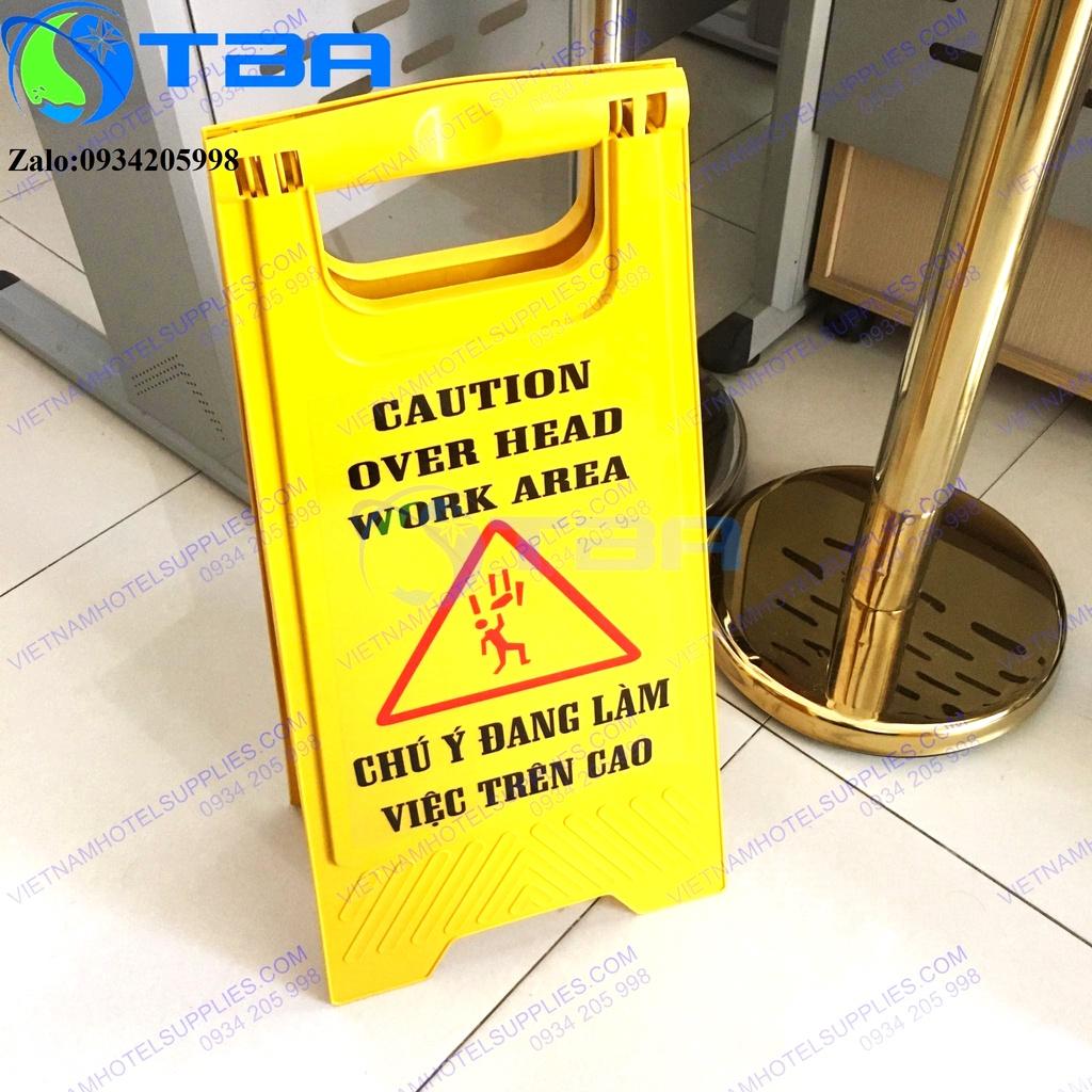 Biển cảnh báo chữ A màu vàng cao cấp với nội dung '' CHÚ Ý ĐANG LÀM VIỆC TRÊN CAO ''