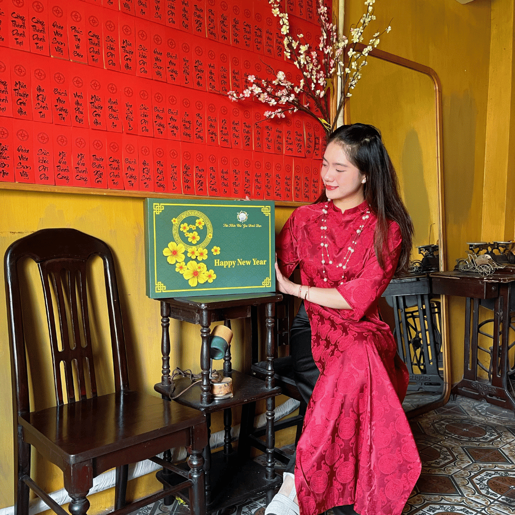 Set Quà Tết OAKY 2026 – Hộp Quà Hạt Dinh Dưỡng Cao Cấp Việt Tam Anh