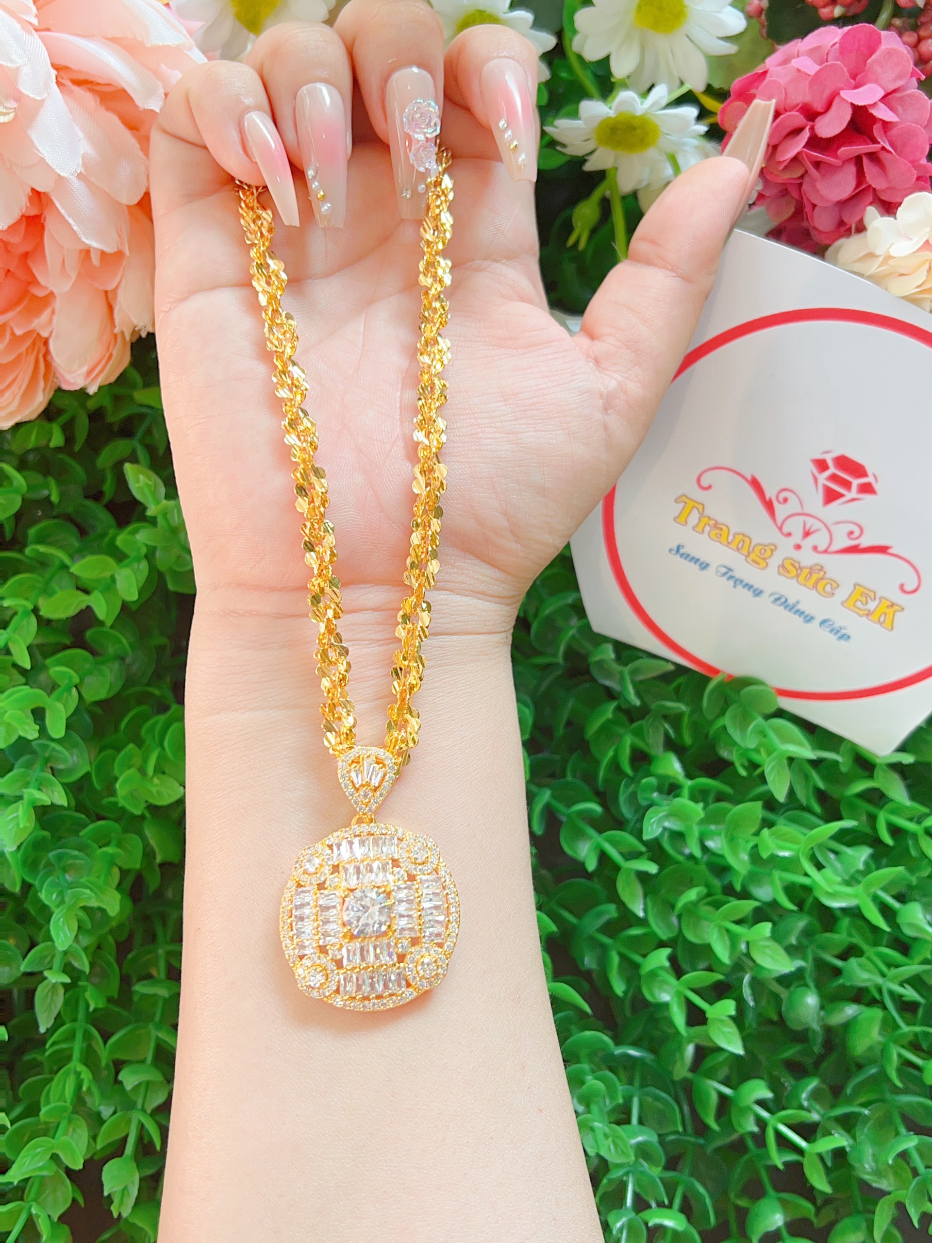 Dây chuyền mặt xoàn siêu xinh