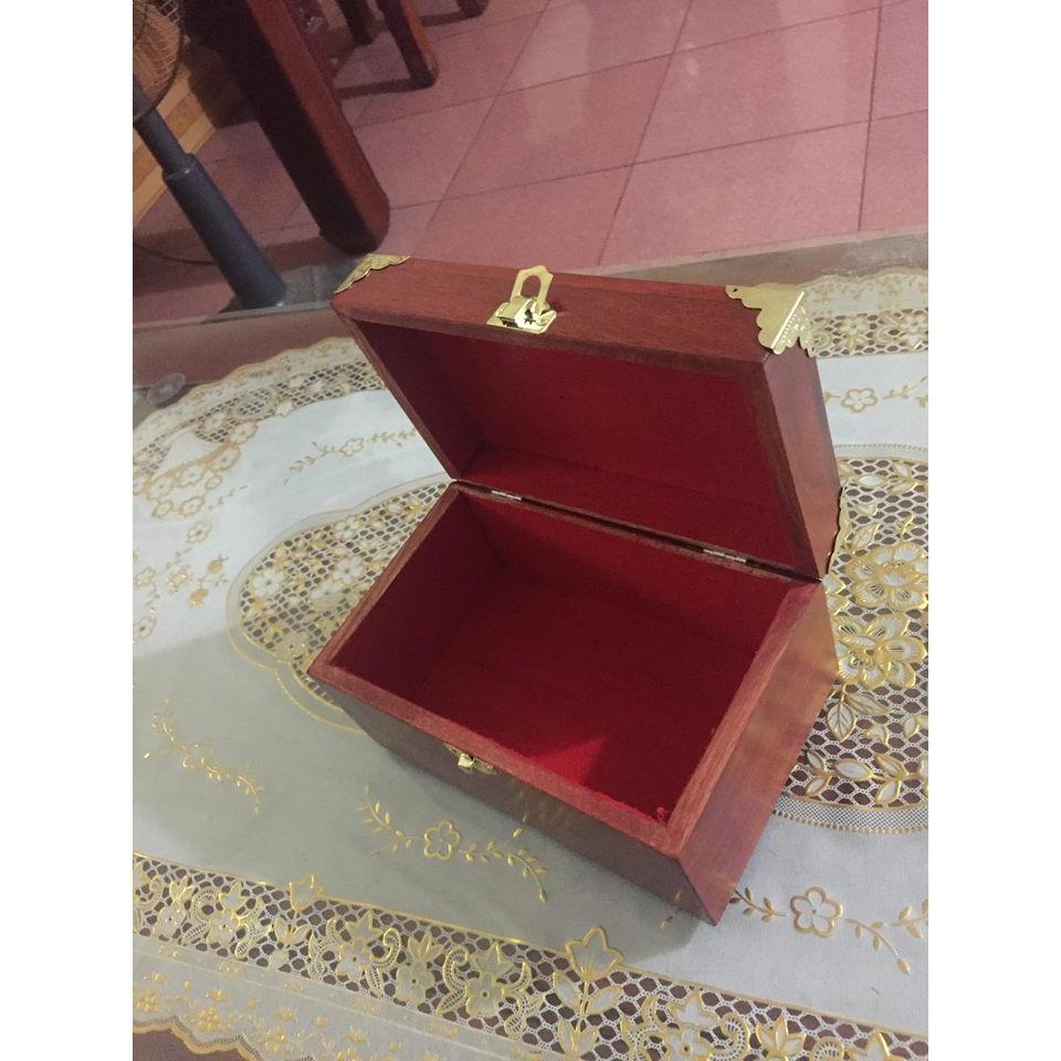 Hộp đựng trang sức- mỹ phẩm bằng gỗ hương