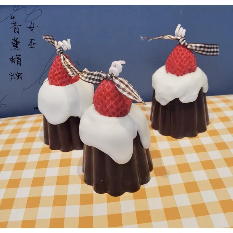 Nến Thơm Bánh Pudding Sôcôla Kem Dâu Handmade, Phụ Kiện Decor, Quà Tặng - Dory Lab