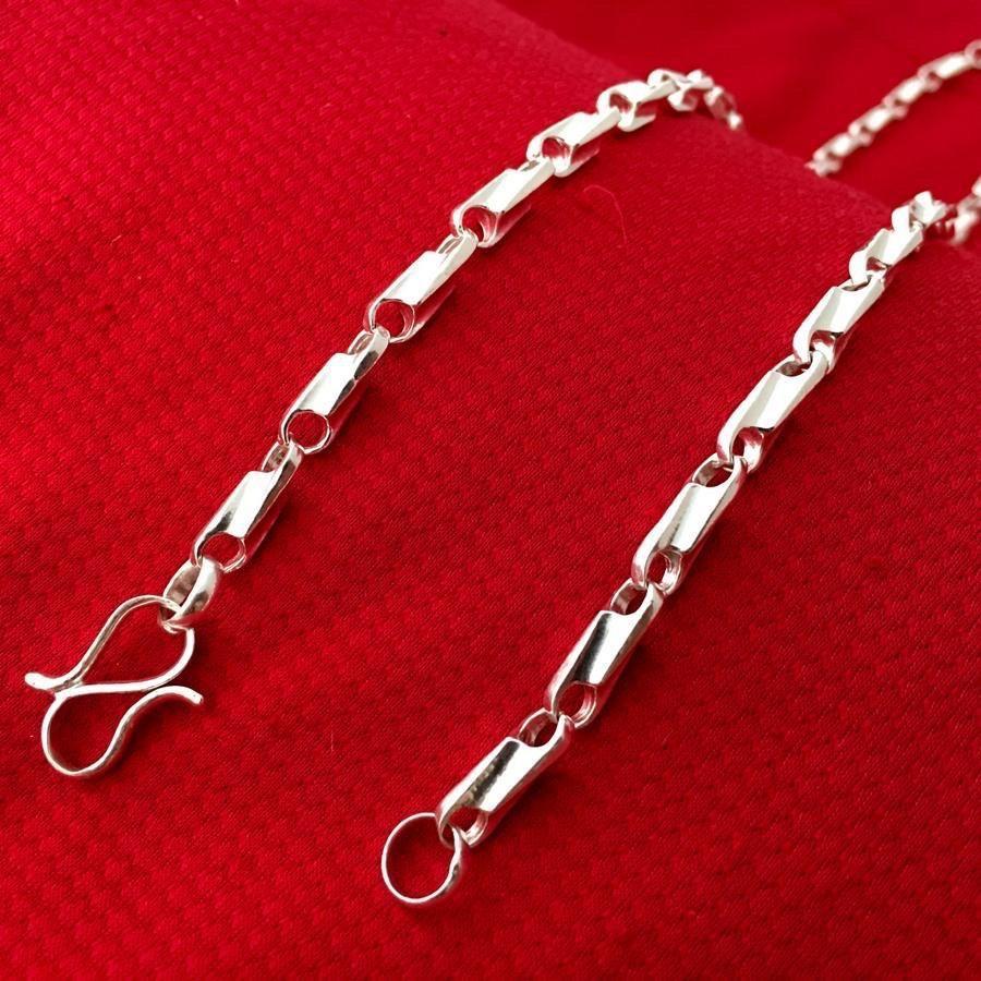 Dây chuyền bạc nam Bạc Quang Thản thiết kế kiểu dây tròn độ dài 50cm, trọng lượng có nhiều lựa chọn chất liệu bạc ta.