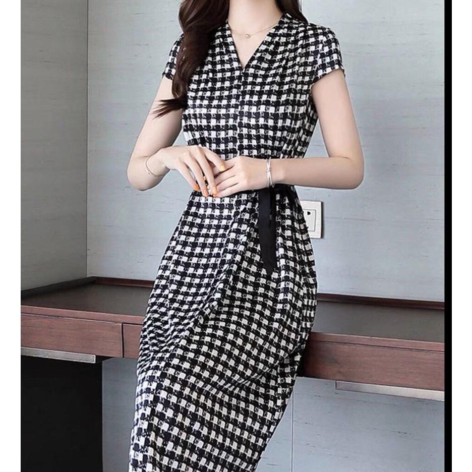 Đầm Họa Tiết Cổ V Sang Trọng, Kèm Dây Thắt Eo Tạo Điểm Nhấn, Thanh Lịch