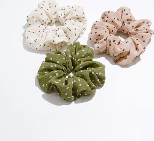 Combo 3 dây buộc tóc Scrunchies chấm bi. (Tặng kèm kẹp tóc giao ngẫu nhiên)