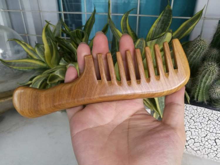 Lược gỗ bách xanh răng thưa và răng mau- lược gỗ chống tĩnh điện,hạn chế xơ rụng tóc -Quà tặng cao cấp- thatchatstore BX01 4