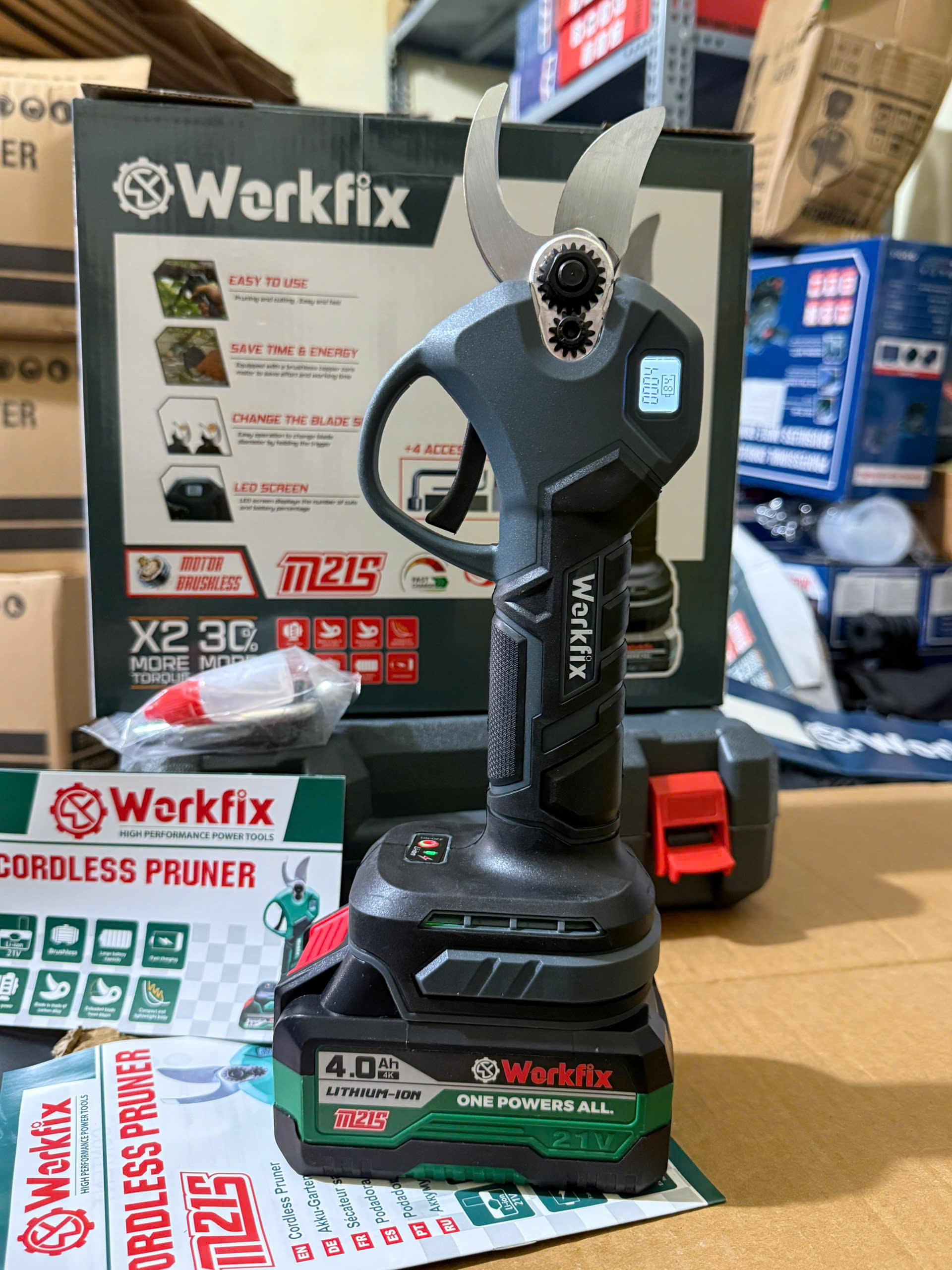Kéo cắt cành pin WORKFIX WF-CP30BL, Động cơ Không chổi than, Màn hình led hiển thị, Cắt 3cm