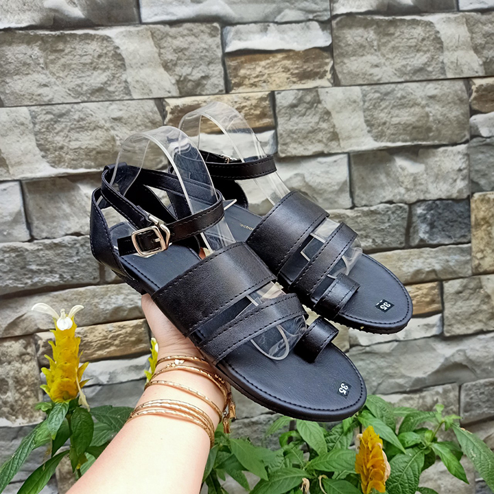 Giày sandal nữ đi học xỏ ngón quai hậu móc gài đi học hình thật - SM14