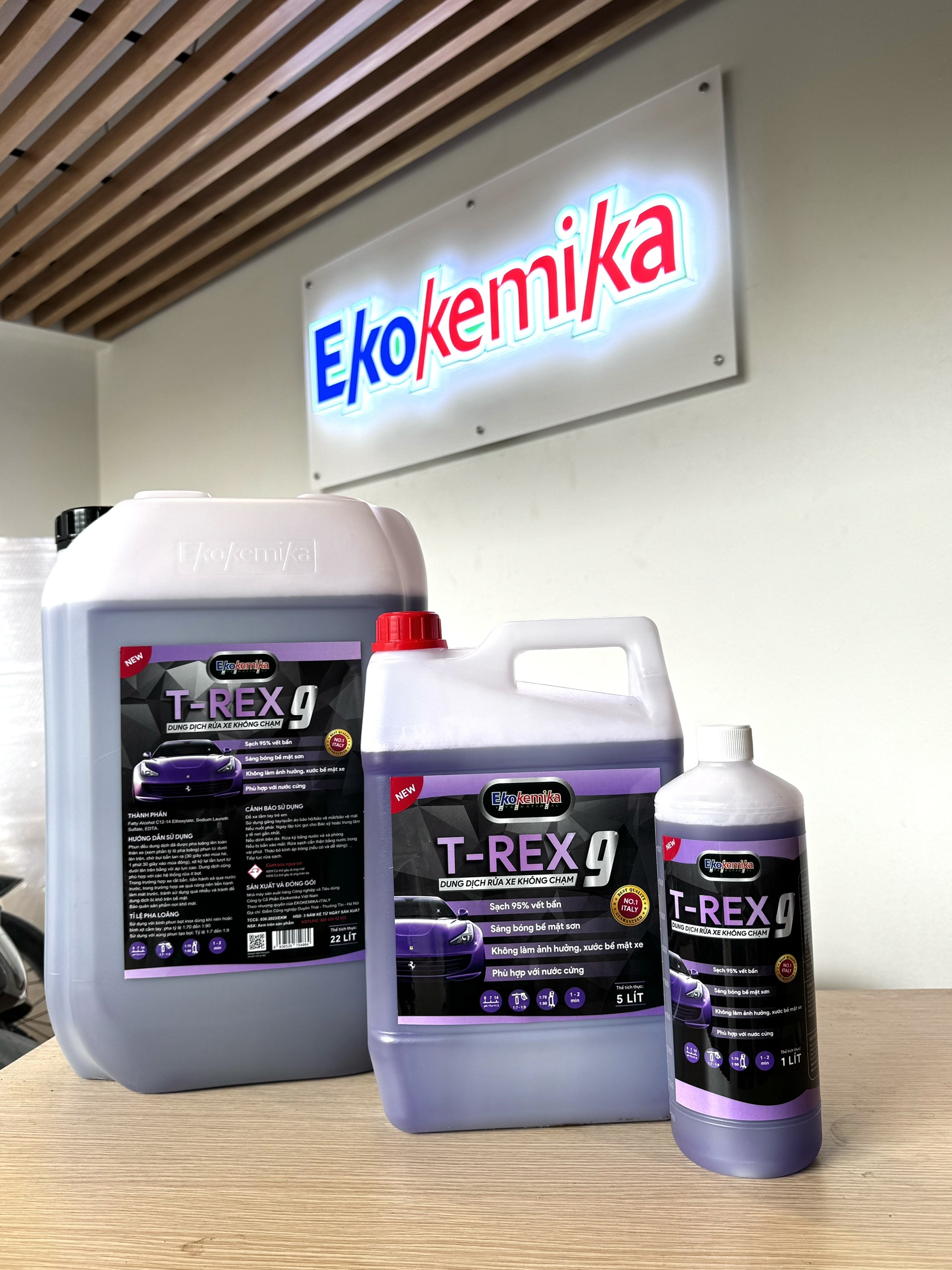 DUNG DỊCH RỬA XE MÁY Ô TÔ KHÔNG CHẠM EKOKEMIKA TREX-9 -1L