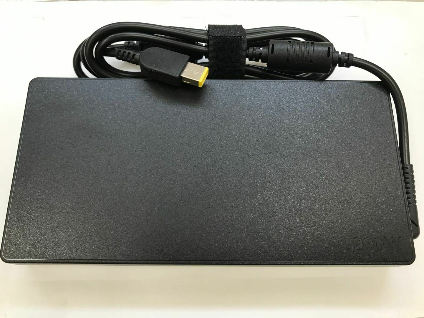 Sạc cho Laptop Lenovo Thinkpad  P50 P51 P52 P53 P70 P71 P72 P73 230W 20V 11.5A Power AC Adapter