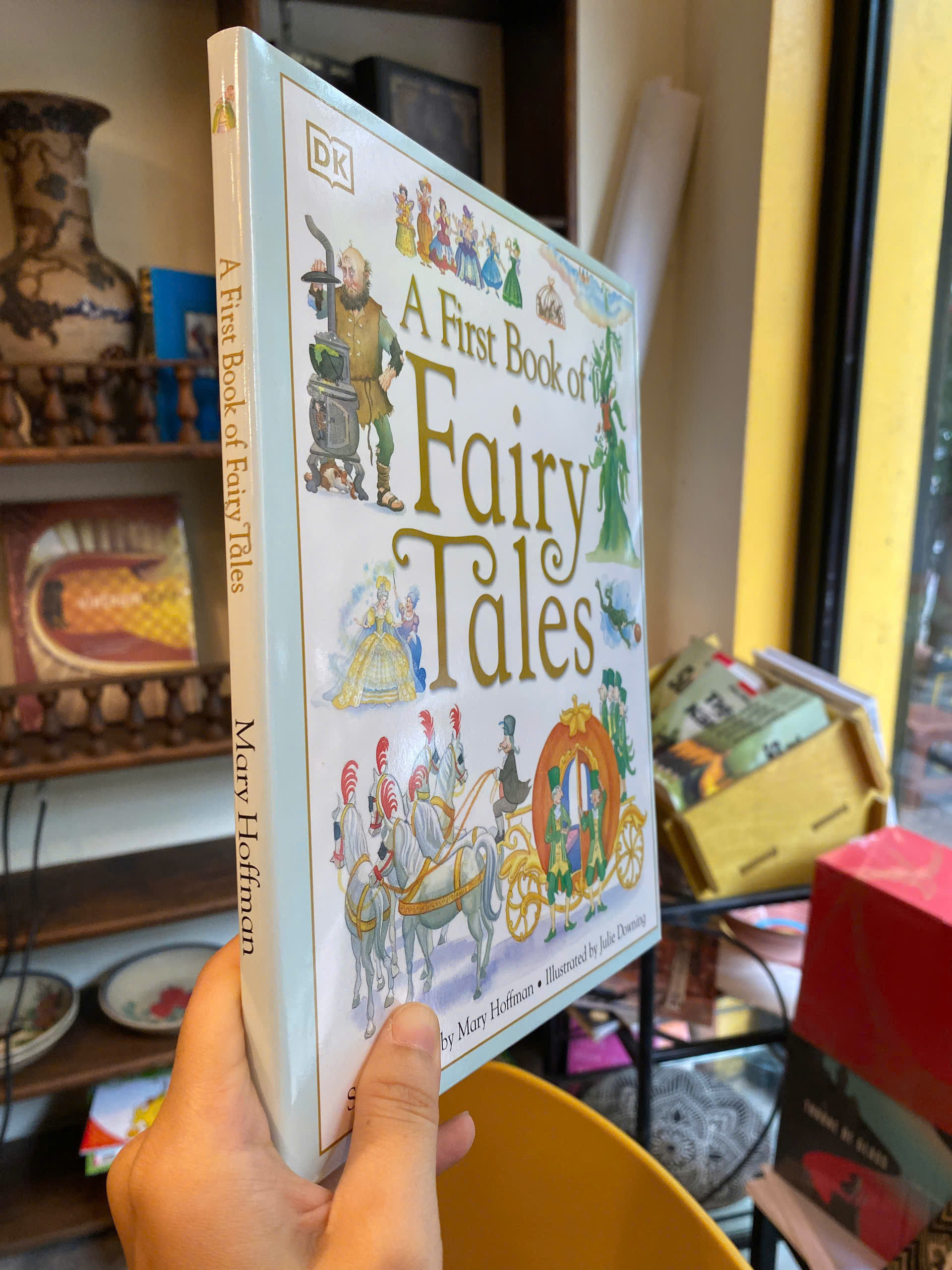 Sách - A First Book of Fairy Tales by Mary Hoffman - Sách Thiếu Nhi / Ngoại văn Nhập khẩu