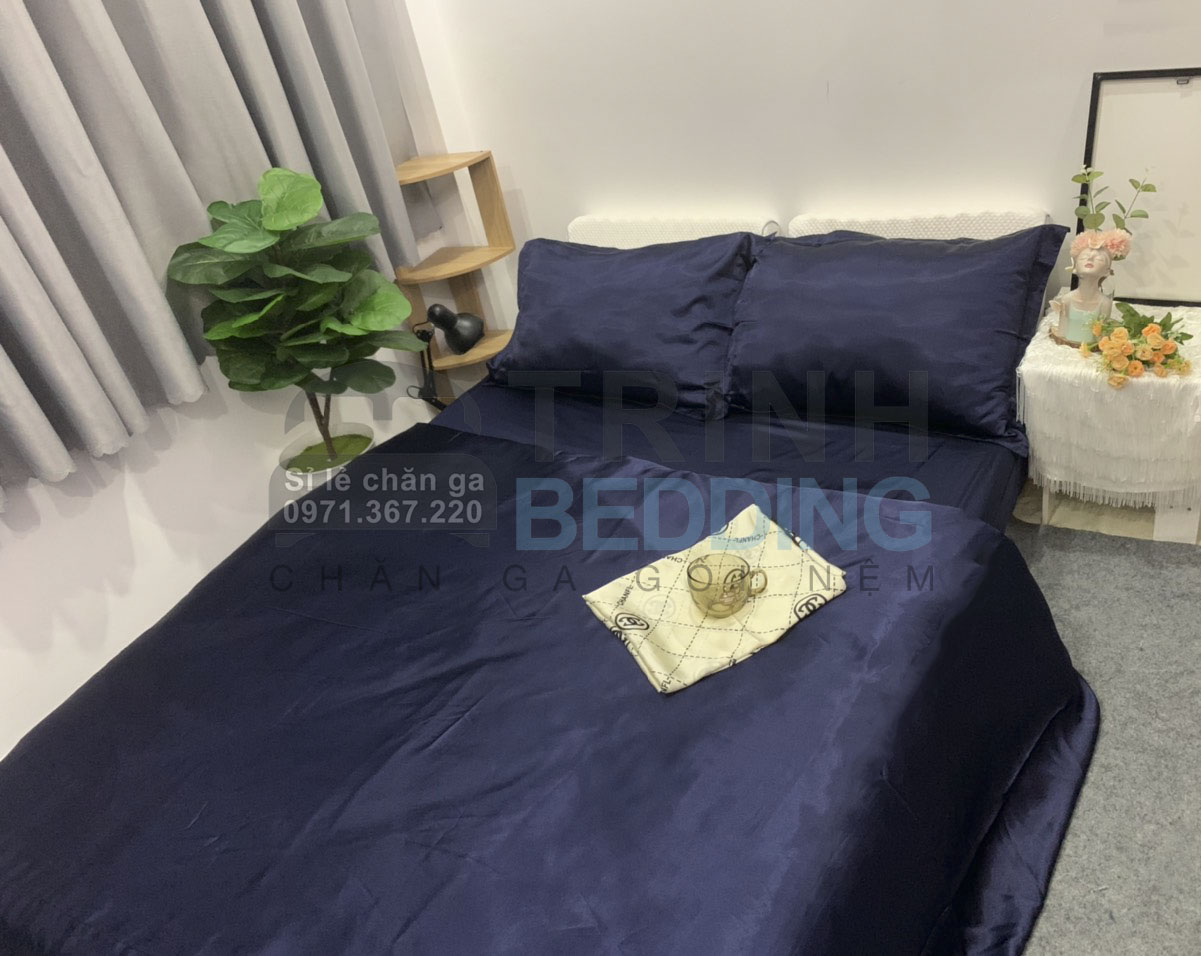 Bộ Chăn Ga Gối Phi Lụa Màu Xanh Đen Trinhbedding