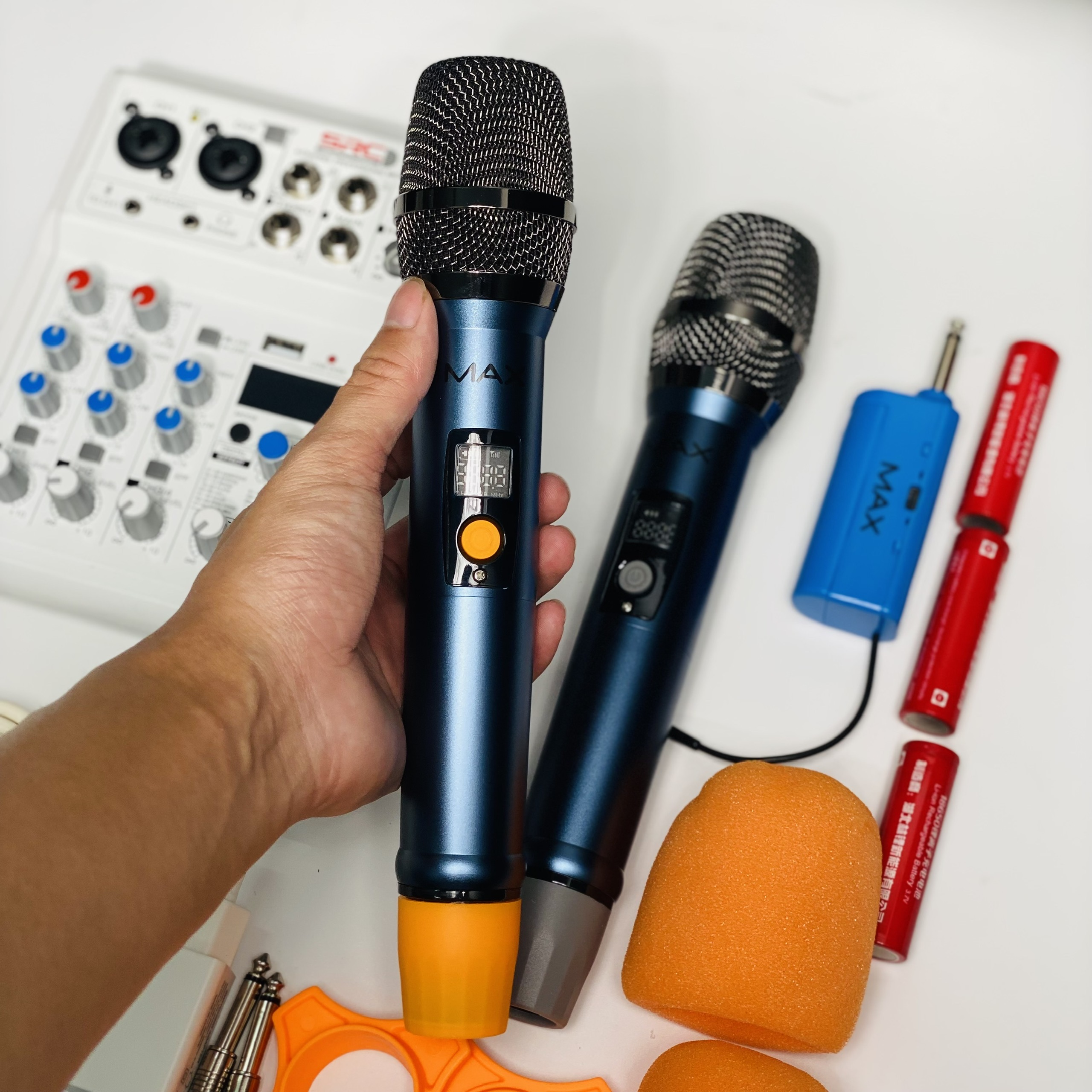 Combo Mixer Thu Âm Livestream Karaoke Mixer E4 và Micro Max56 Chính Hãng Giá Tốt -  Bảo Hành 12 Tháng Hàng Chính Hãng