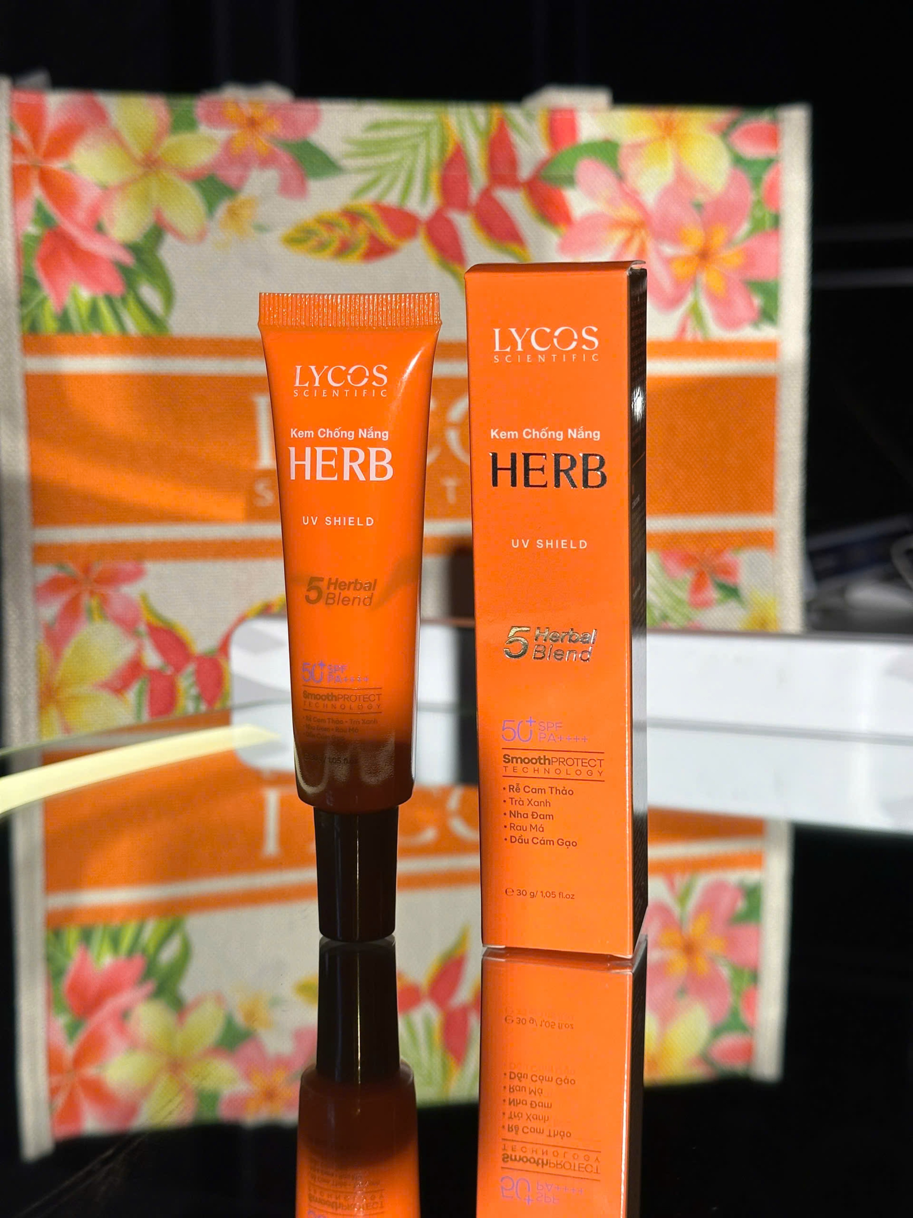 [Nâng cấp] Kem Chống Nắng Kiểm Soát Dầu Lycos Herb UV Shield SPF 50+ PA ++++ kiểm soát bóng nhờn hiệu quả
